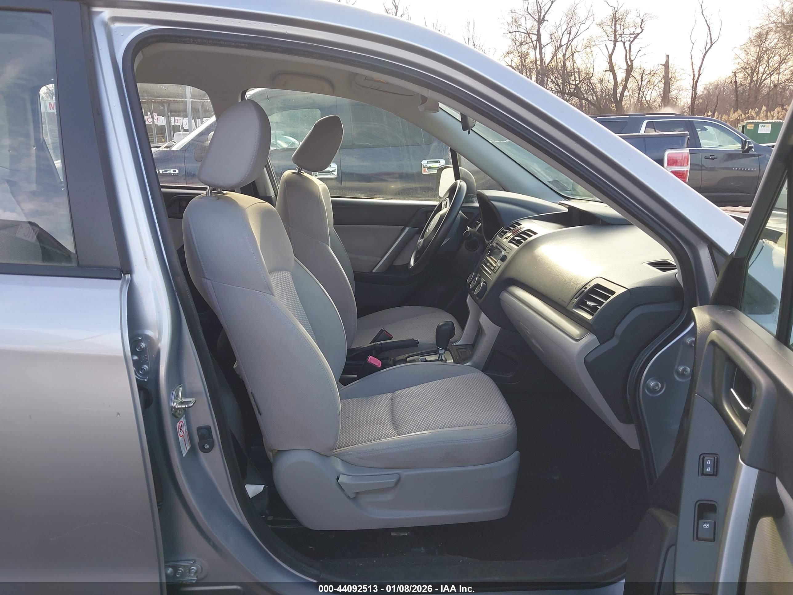 SUBARU FORESTER image 5