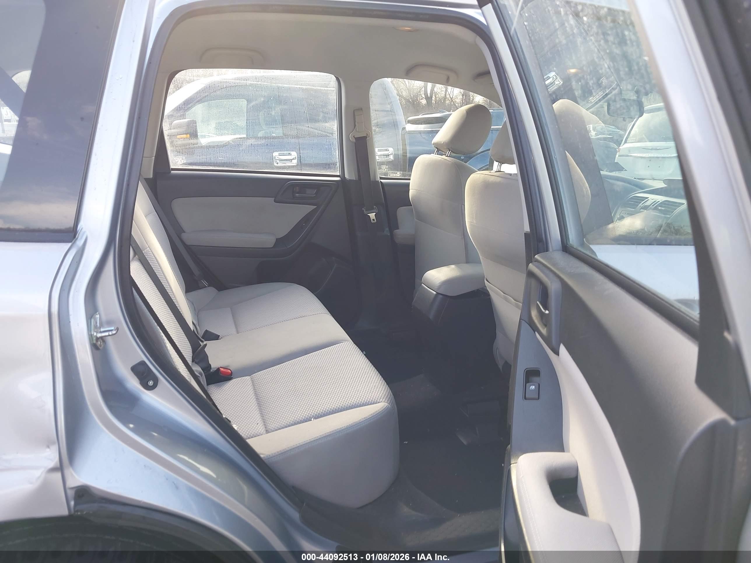 SUBARU FORESTER image 8