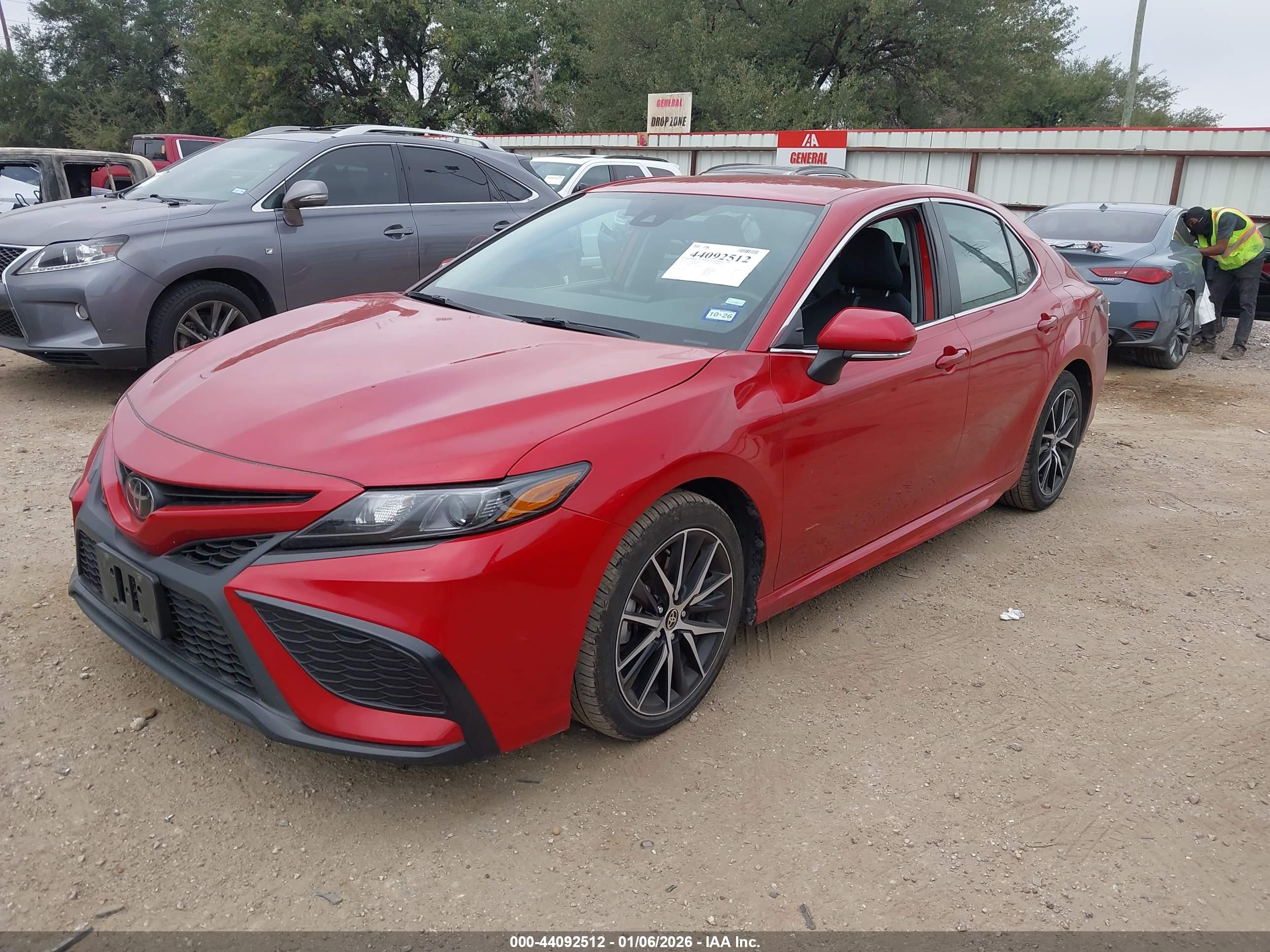 TOYOTA CAMRY image 2