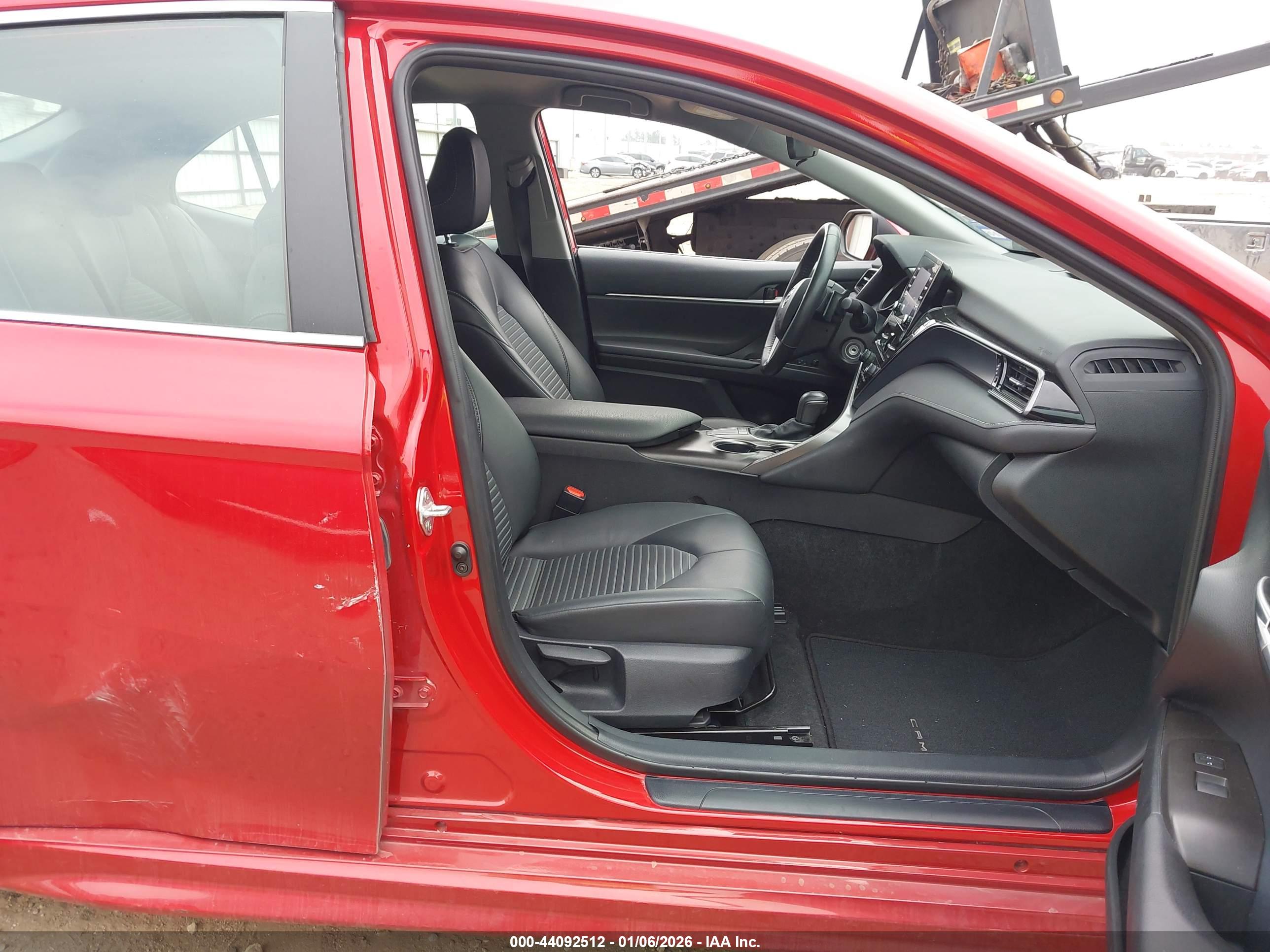 TOYOTA CAMRY image 5