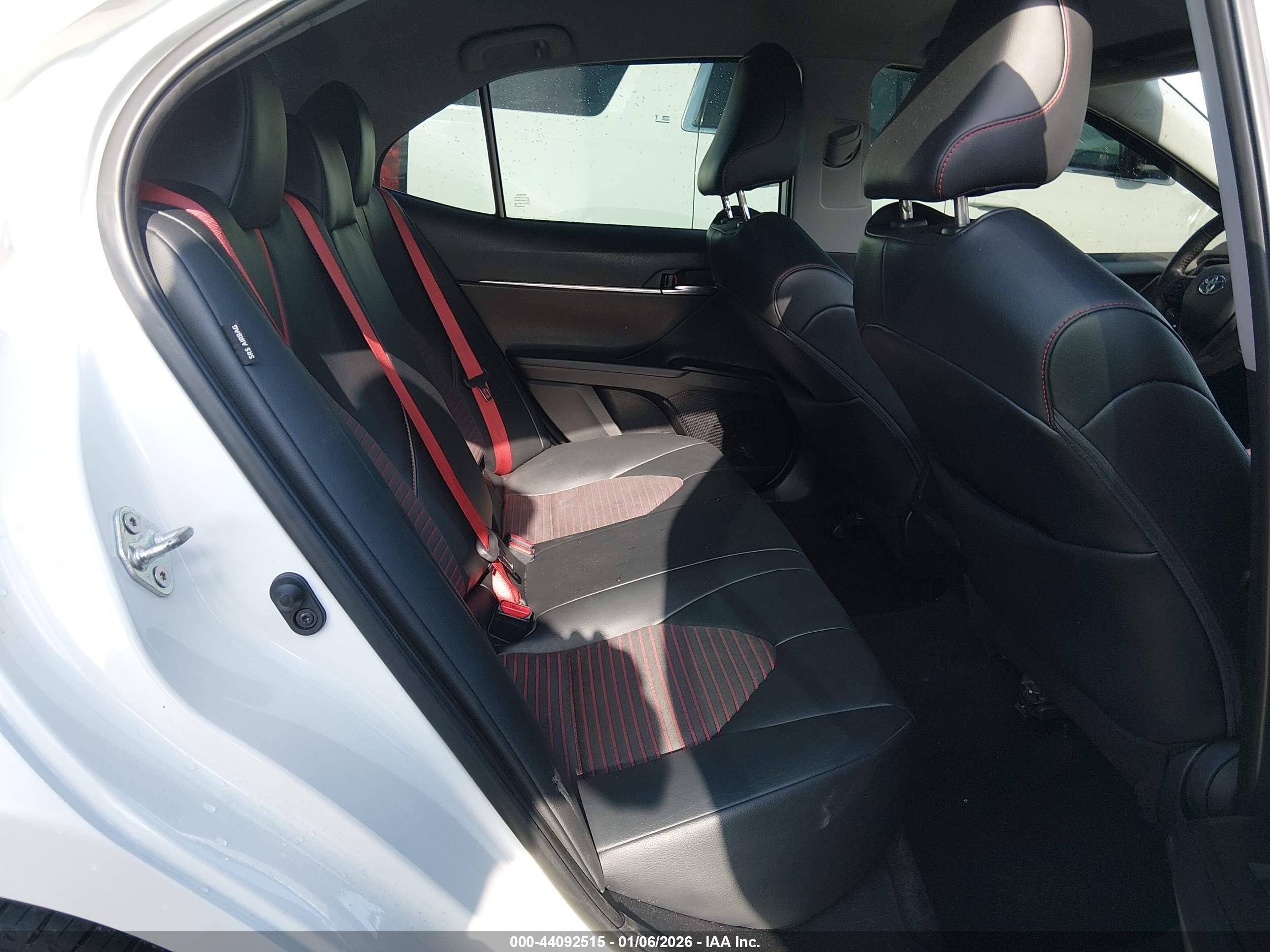 TOYOTA CAMRY image 8