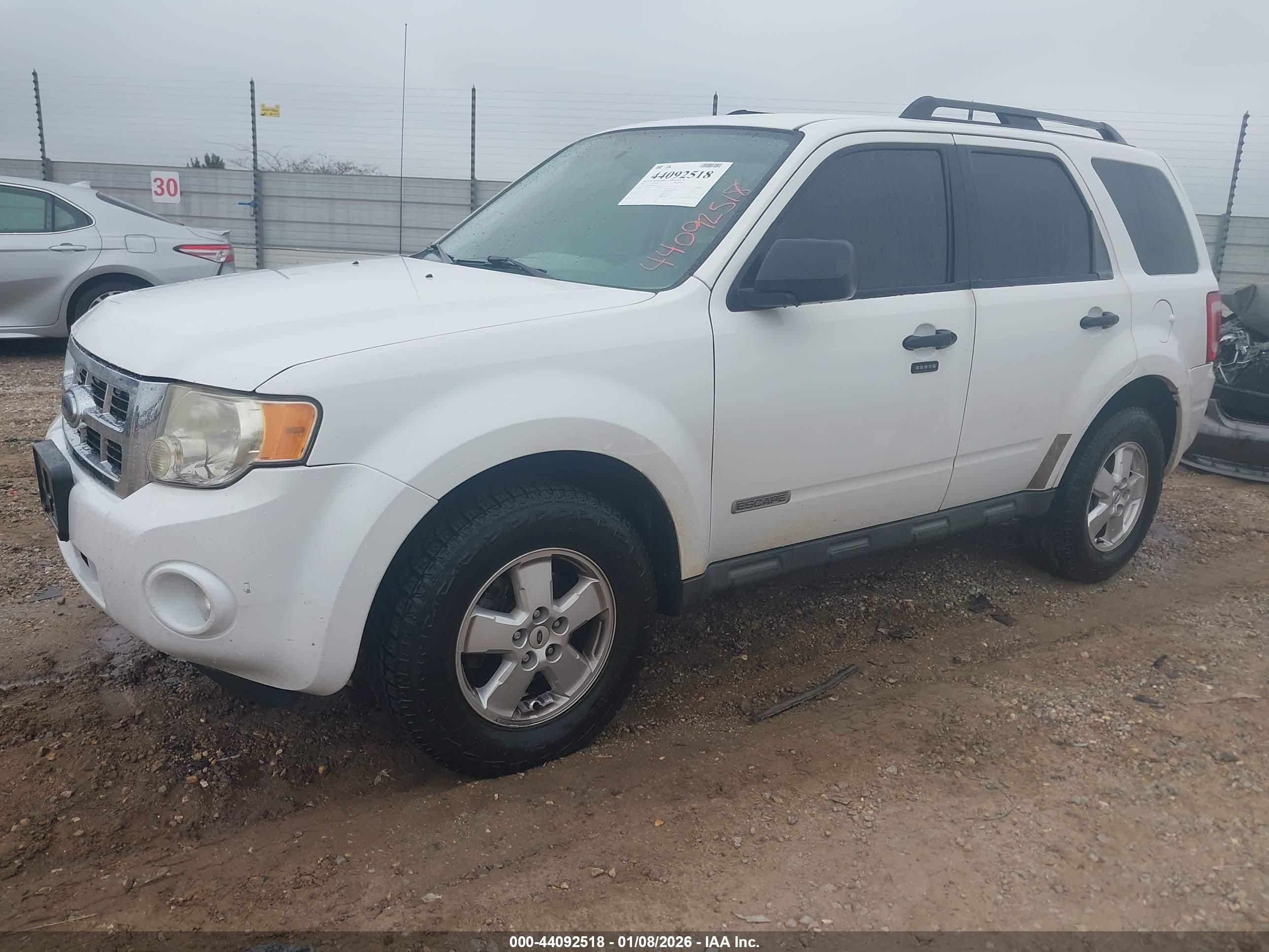 FORD ESCAPE image 2