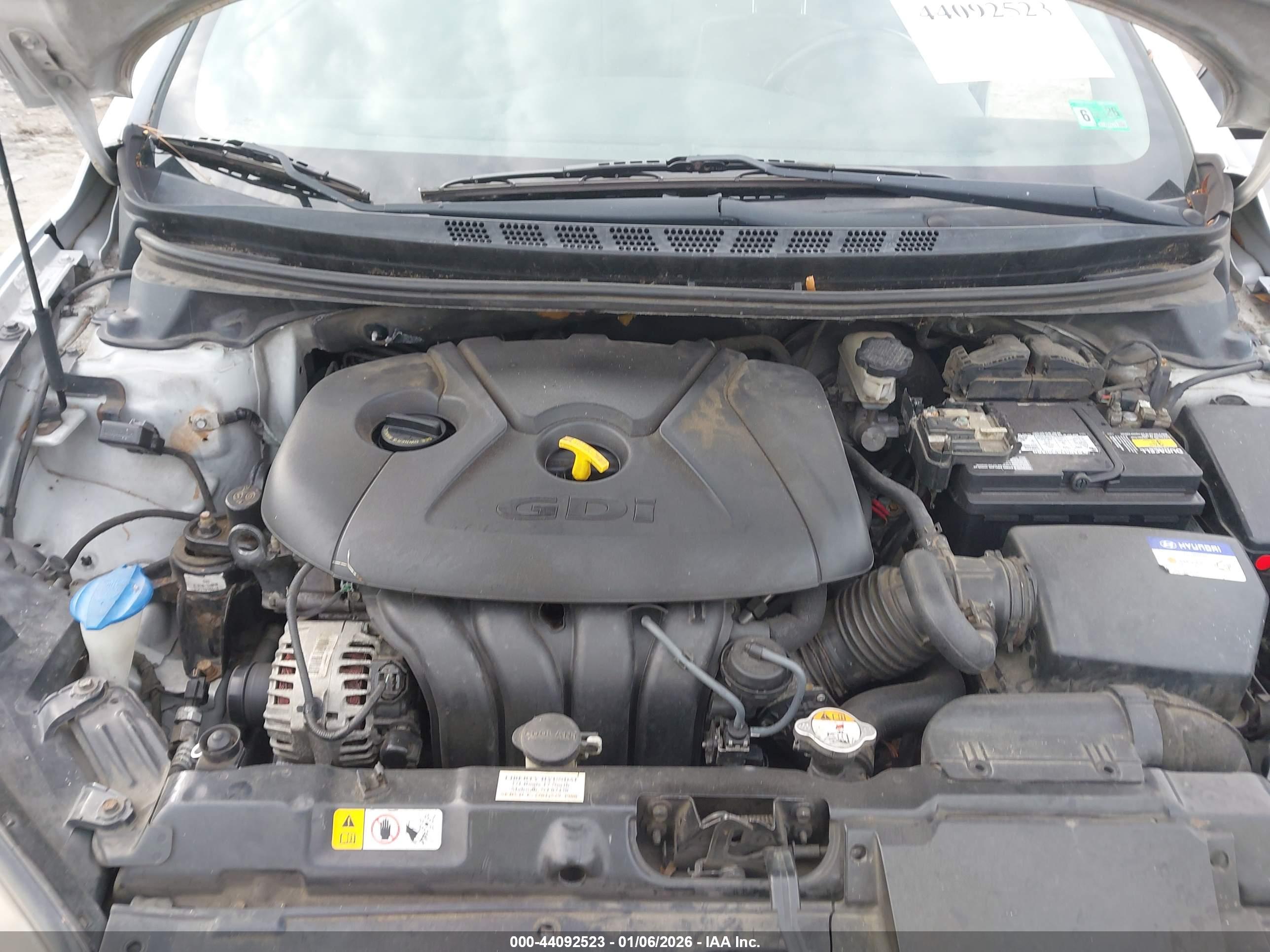 HYUNDAI ELANTRA image 10
