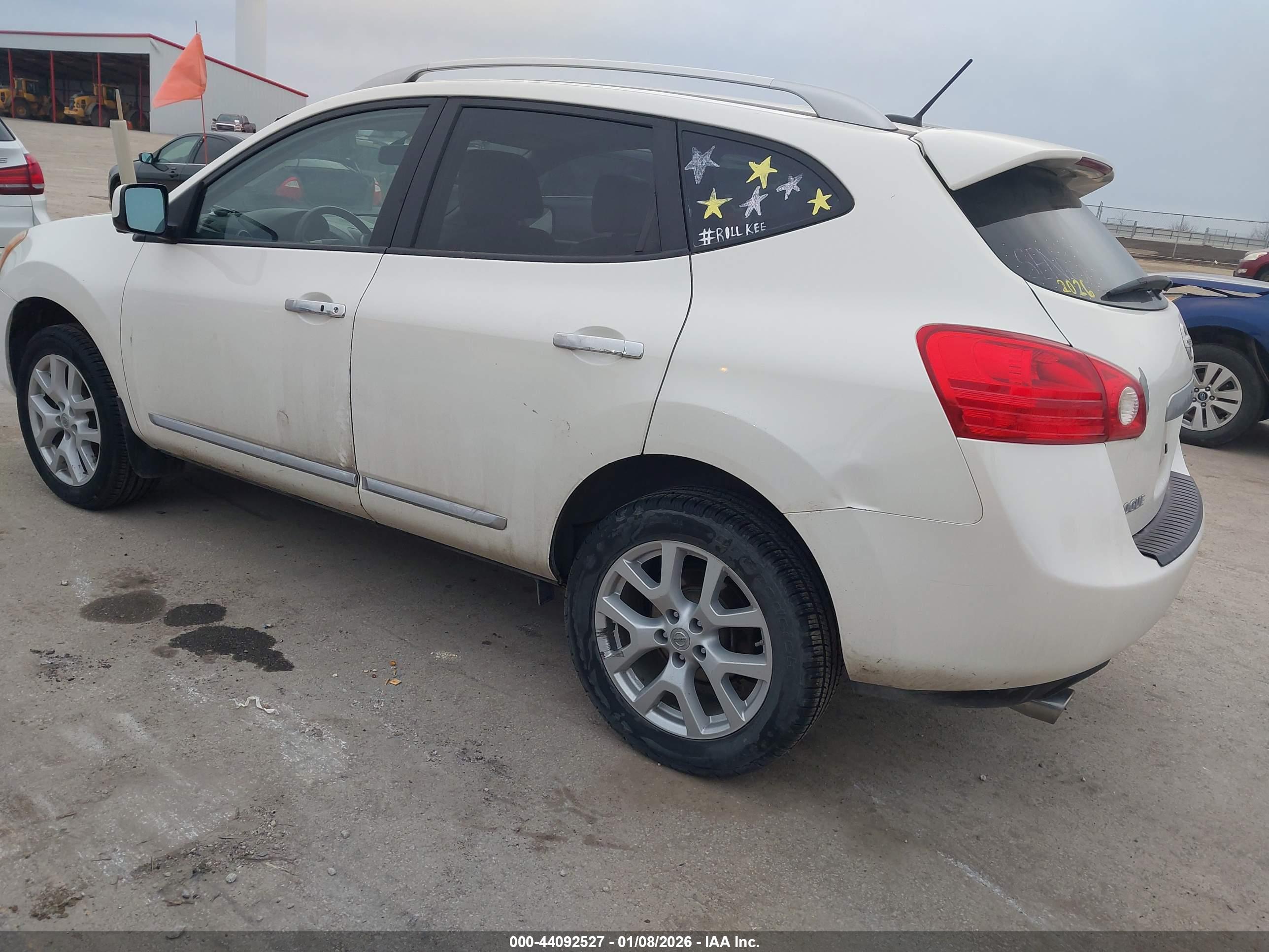 NISSAN ROGUE image 3