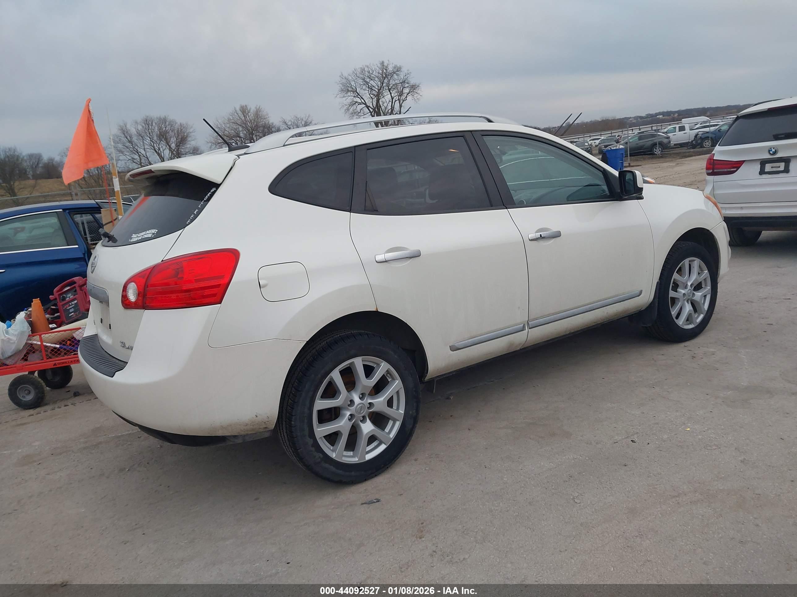 NISSAN ROGUE image 4