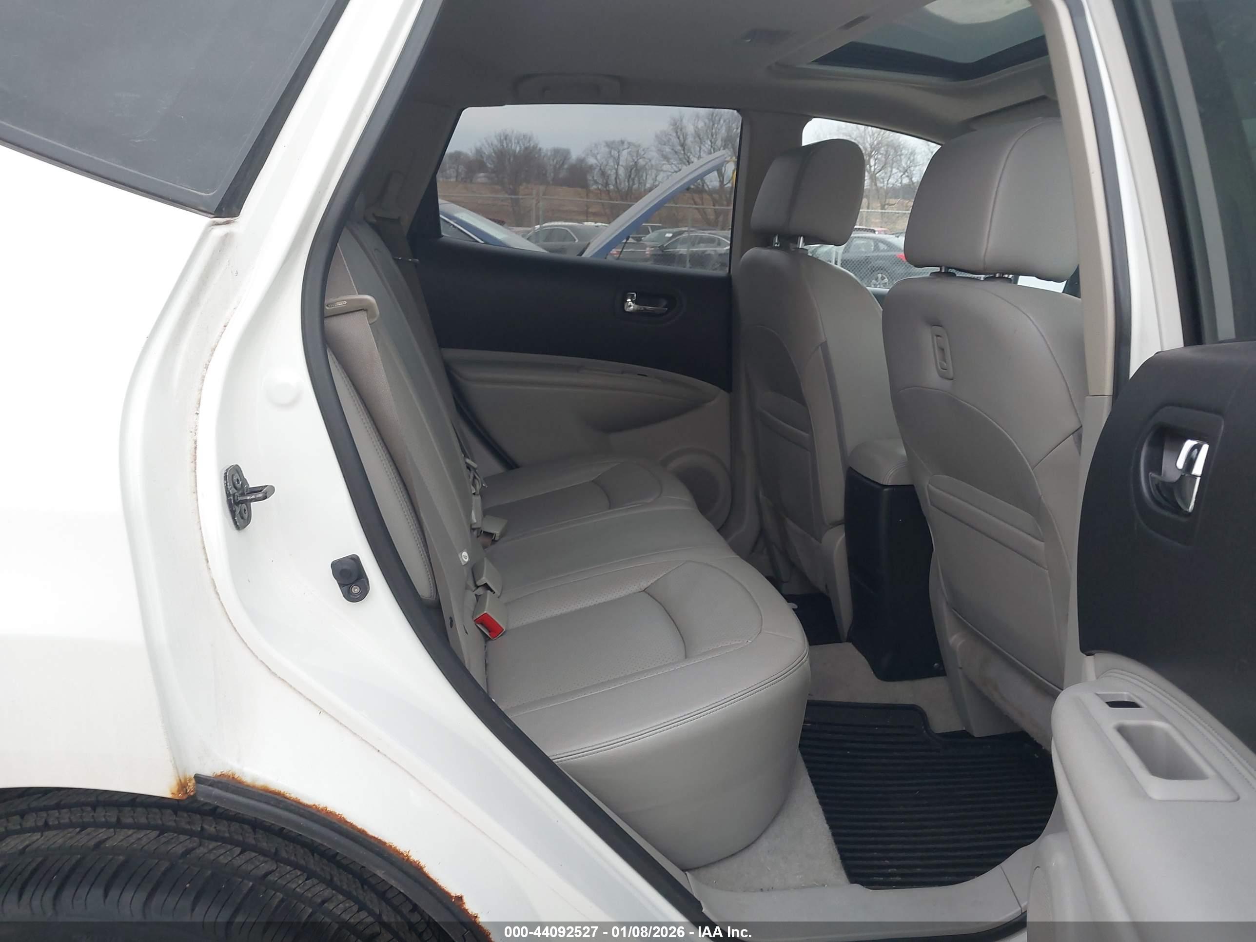 NISSAN ROGUE image 8