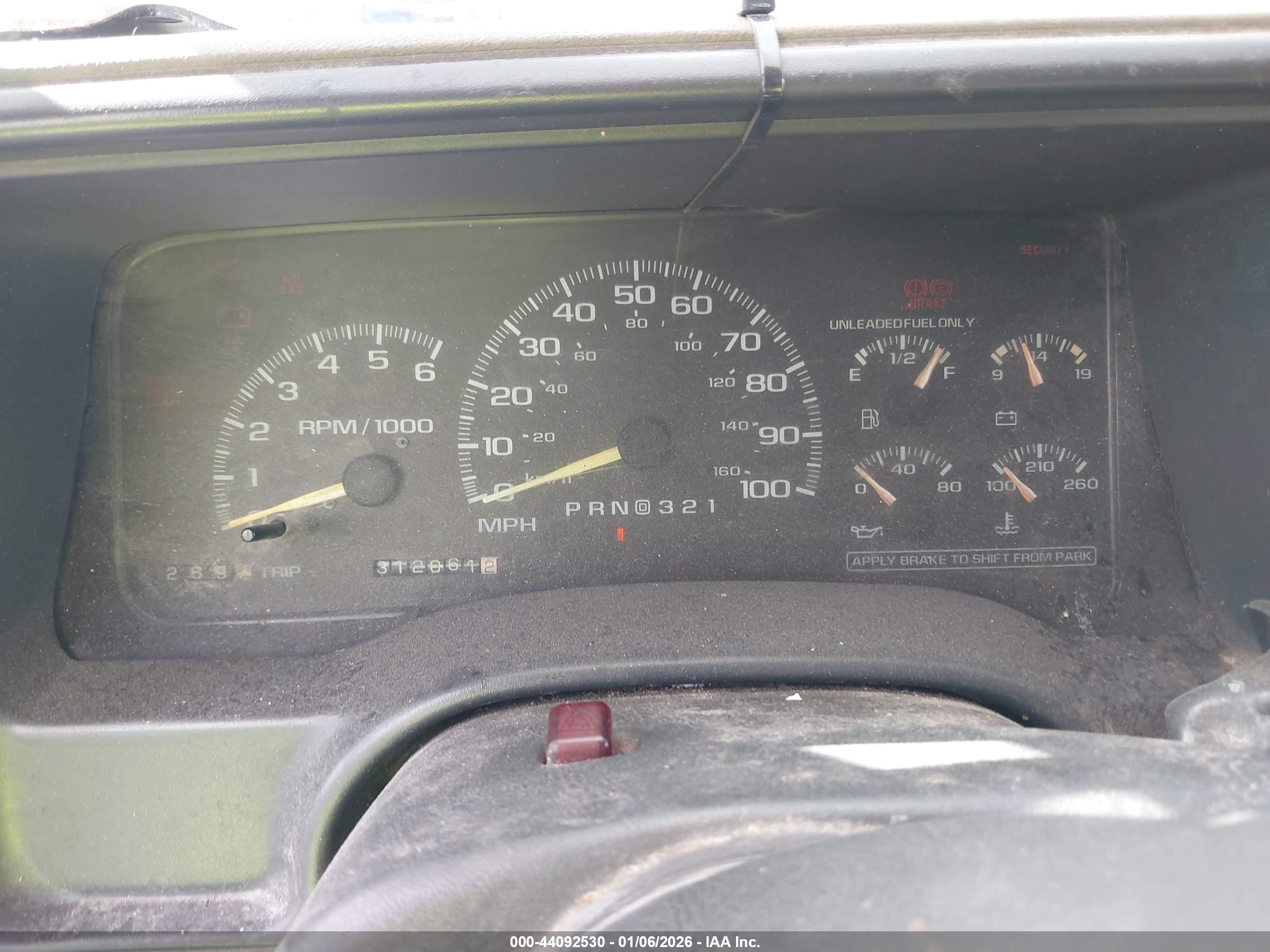 CHEVROLET SUBURBAN image 7
