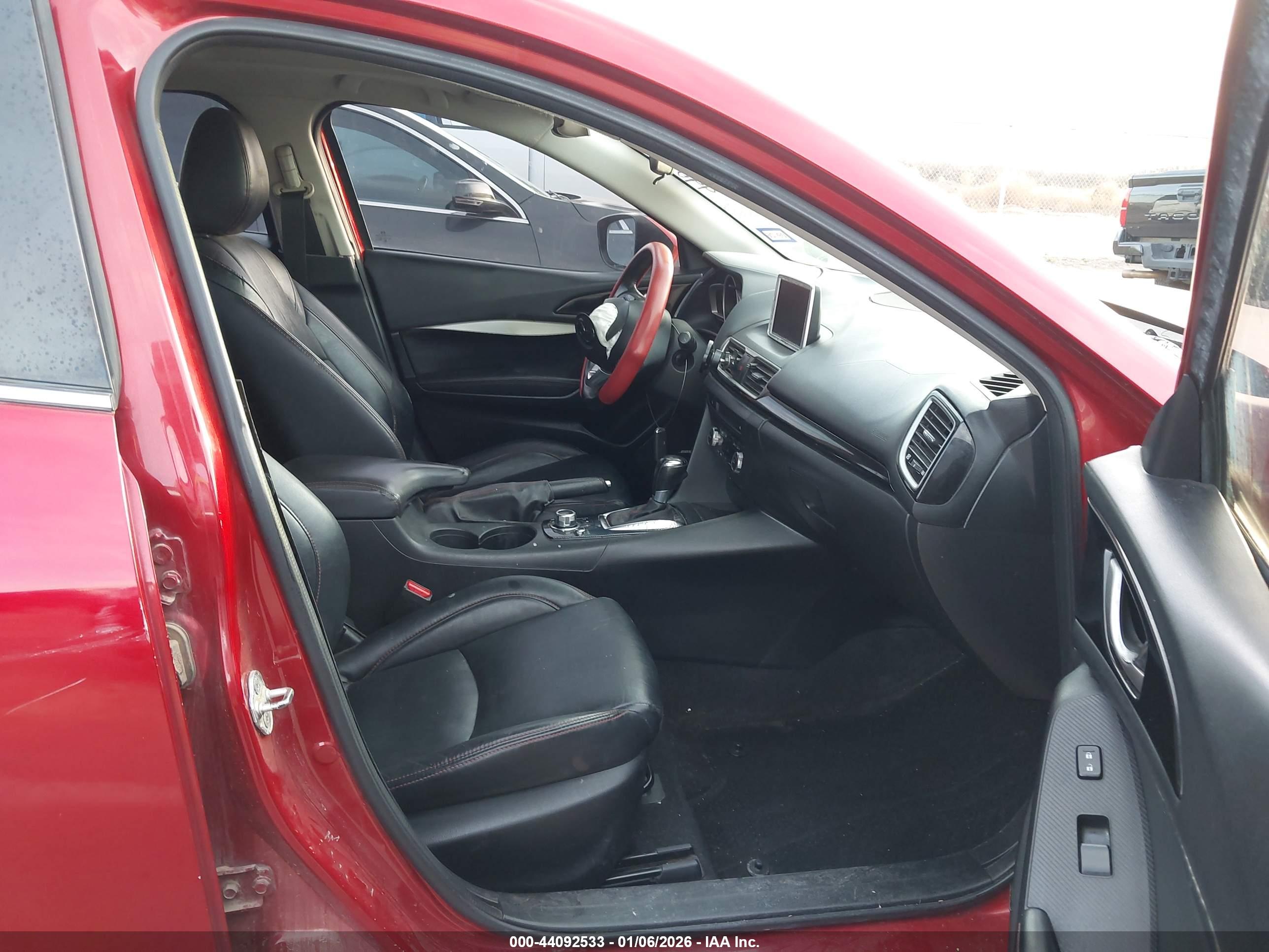 MAZDA MAZDA3 image 5