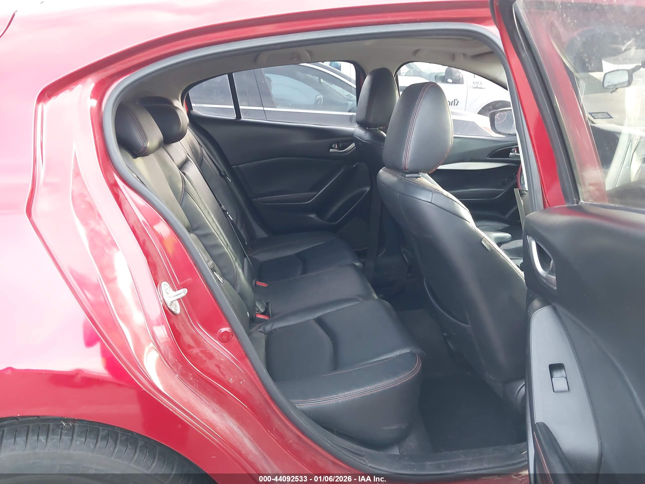 MAZDA MAZDA3 image 8