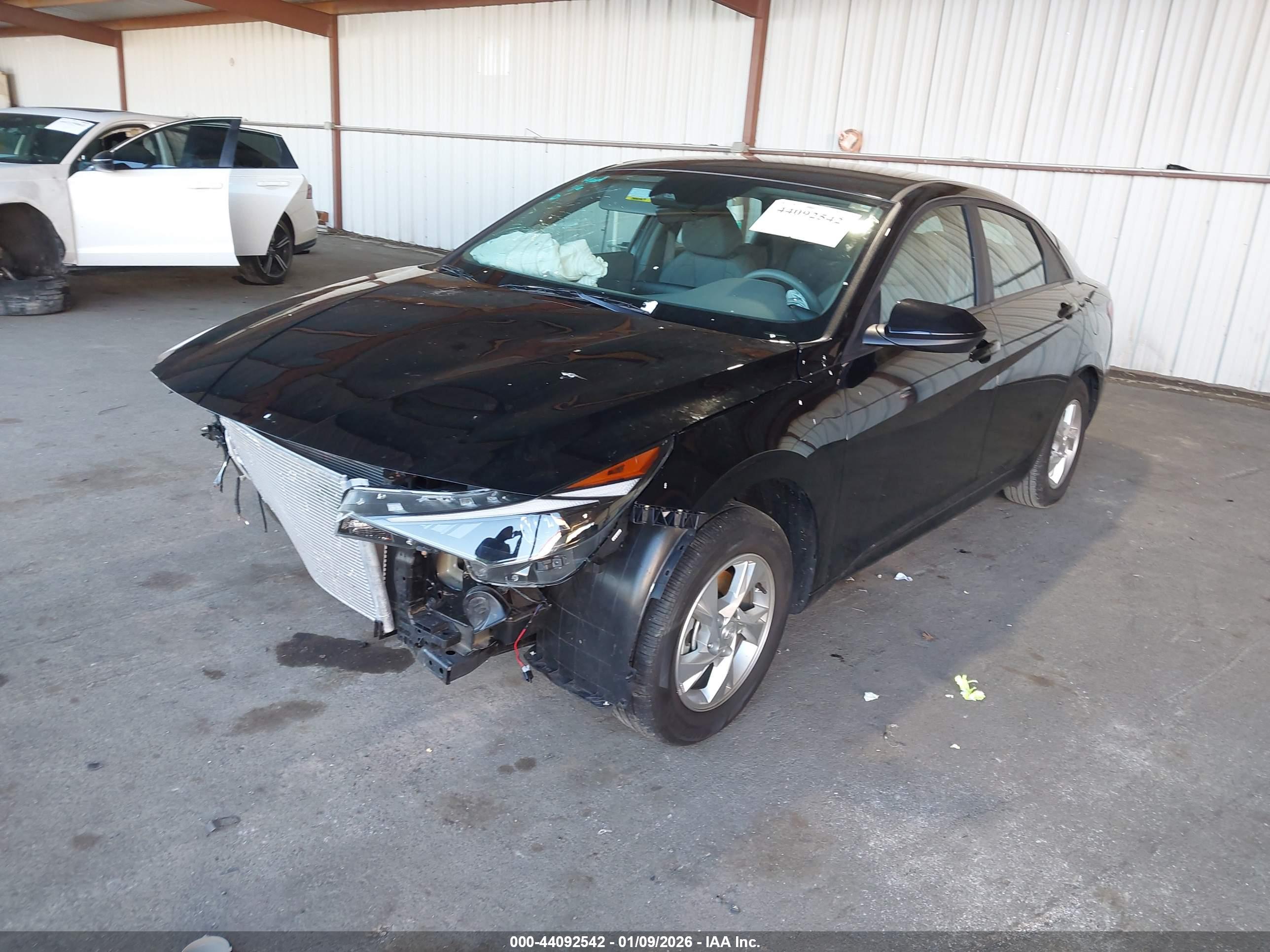 HYUNDAI ELANTRA image 2