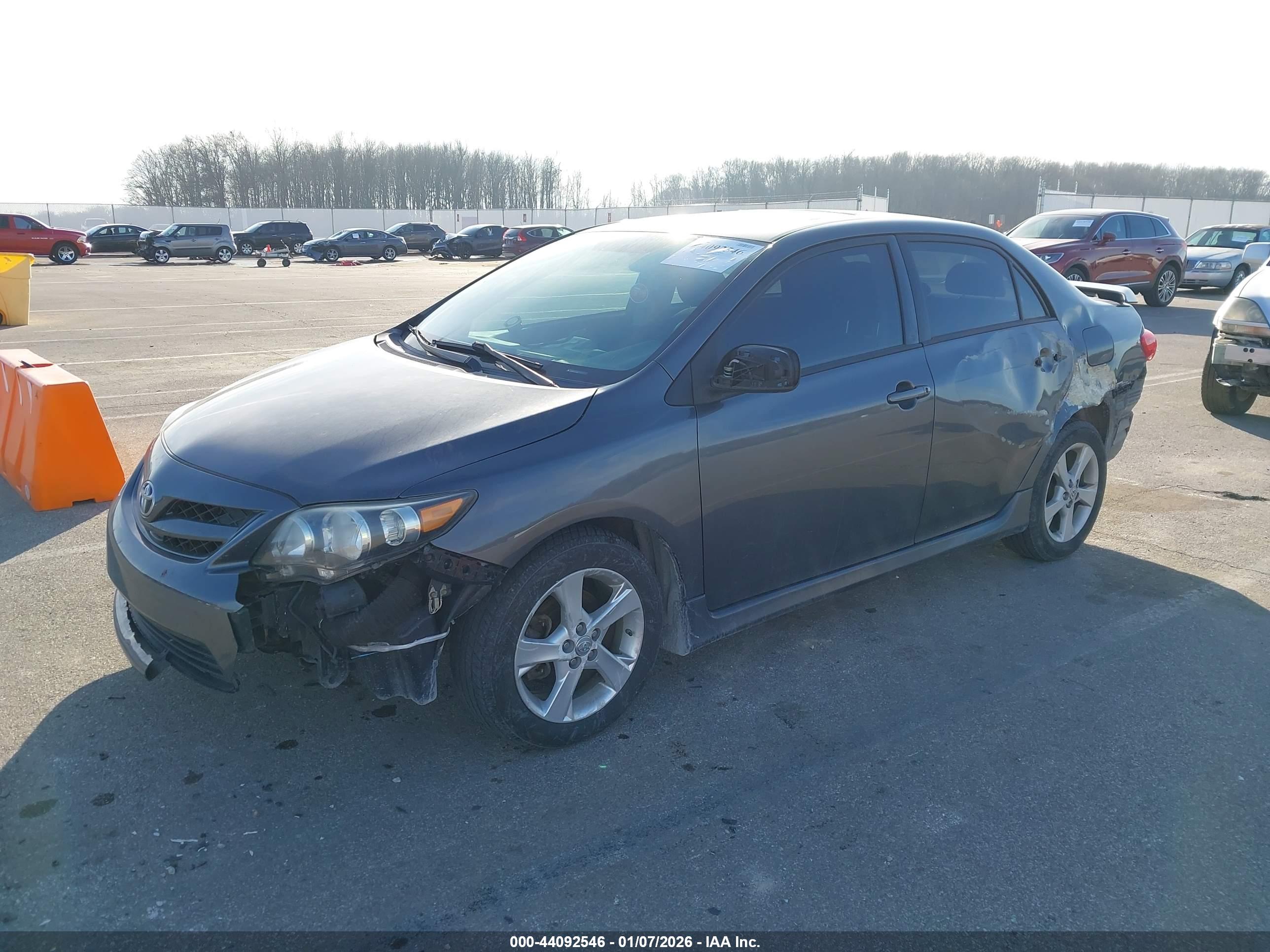 TOYOTA COROLLA image 2