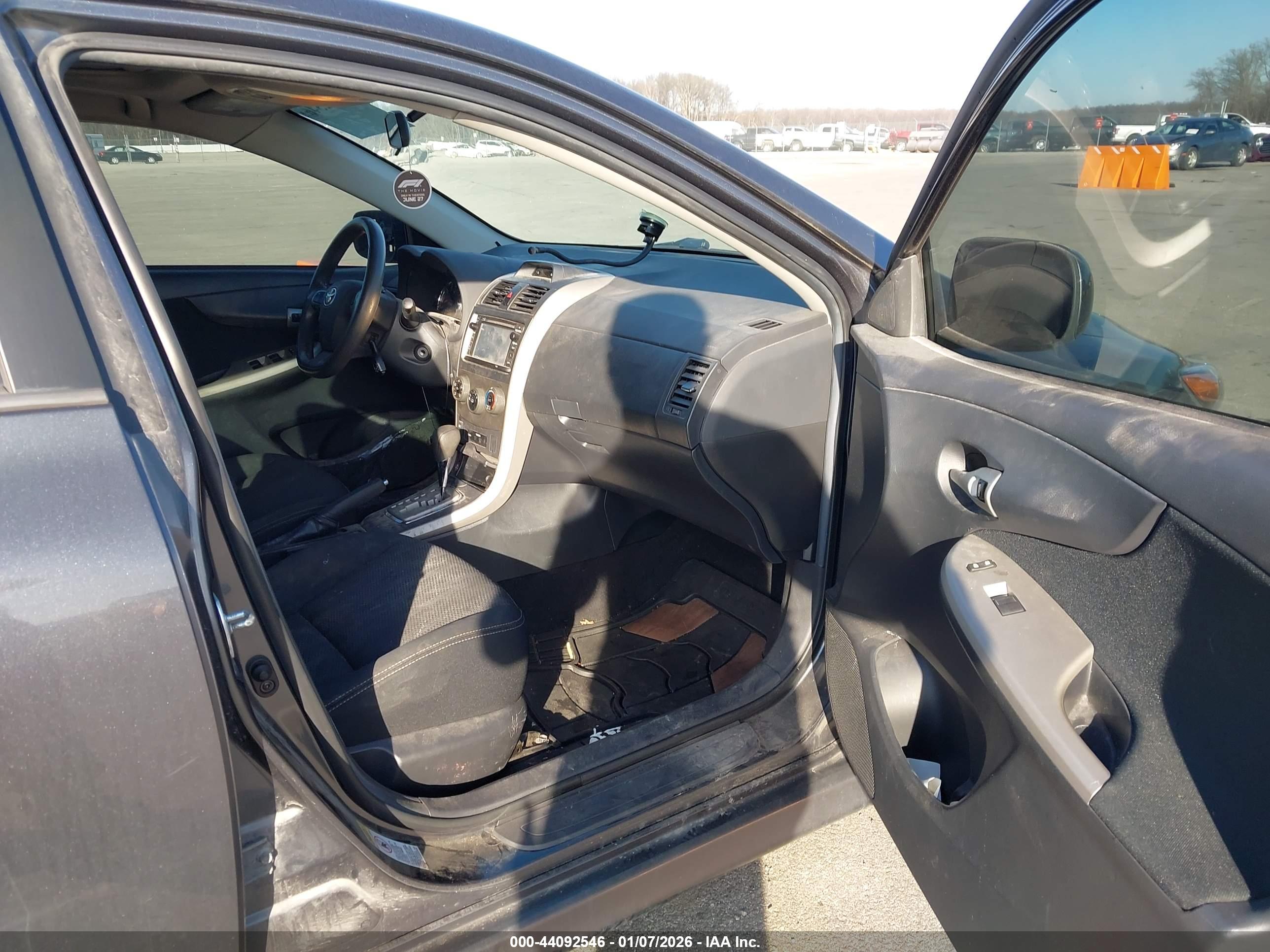 TOYOTA COROLLA image 5