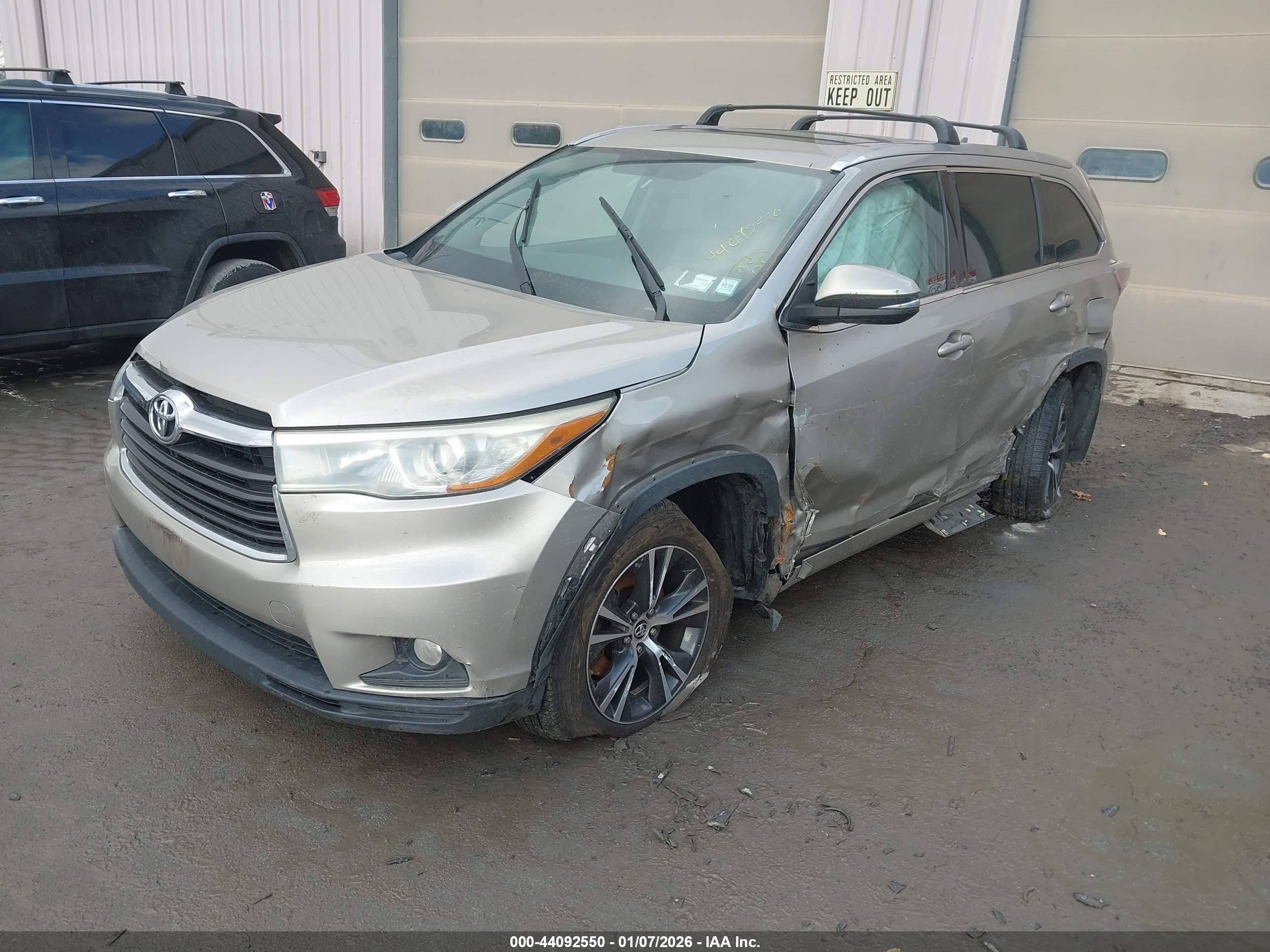 TOYOTA HIGHLANDER image 2