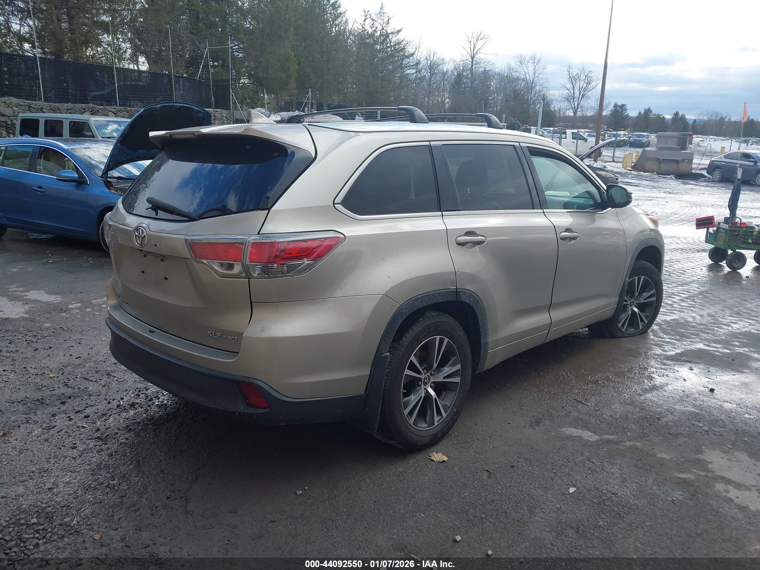 TOYOTA HIGHLANDER image 4