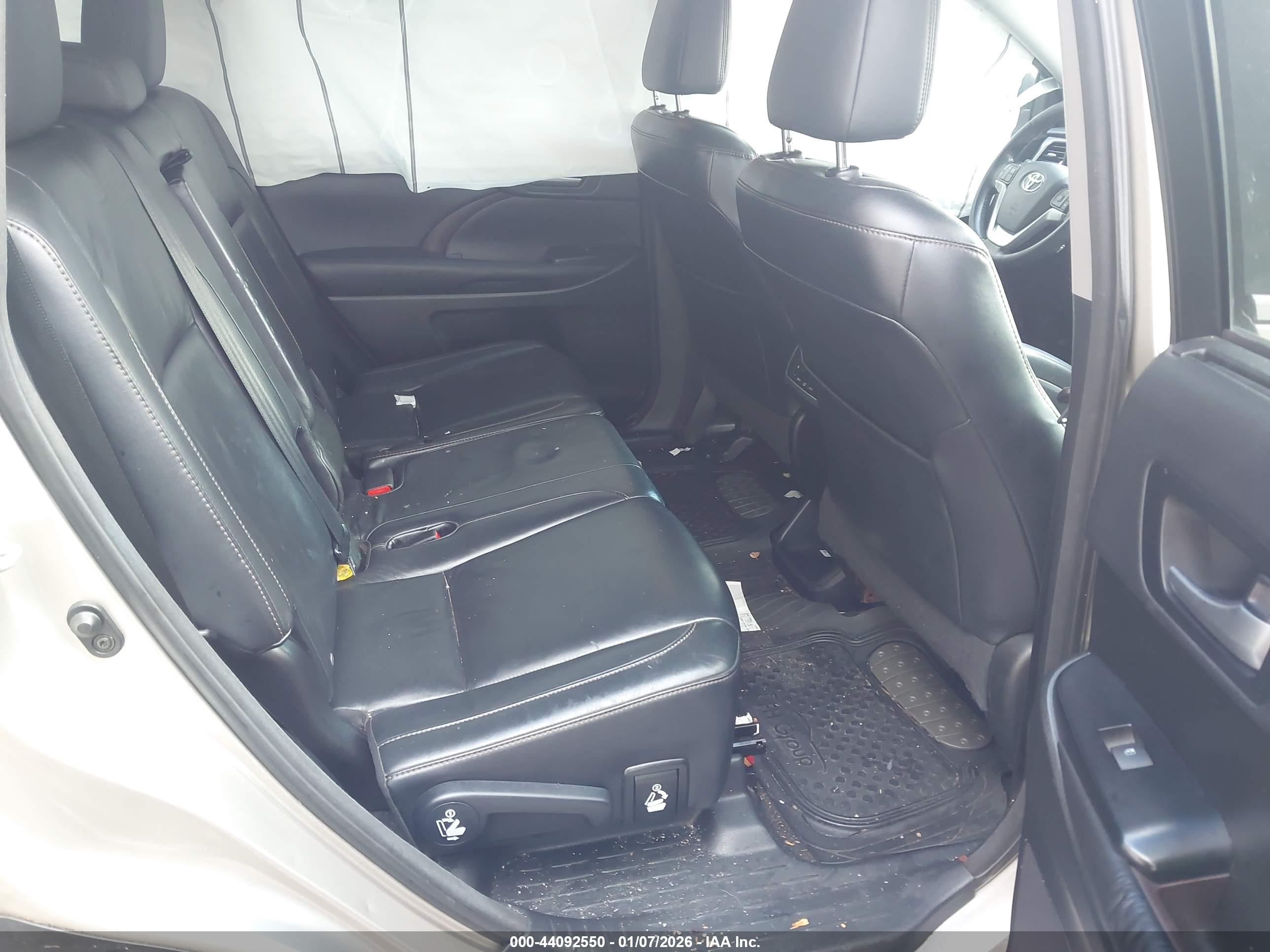 TOYOTA HIGHLANDER image 8