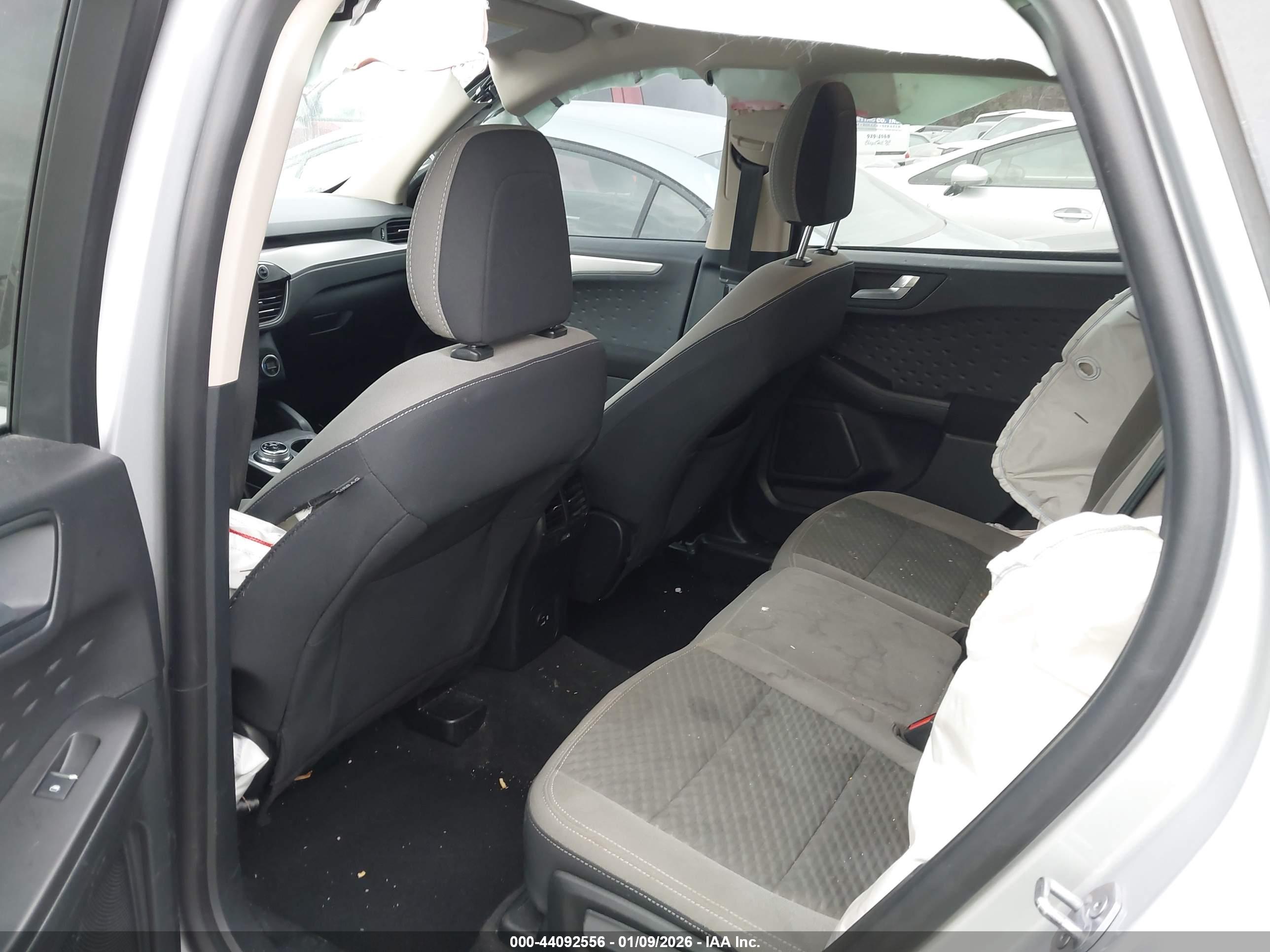 FORD ESCAPE image 8