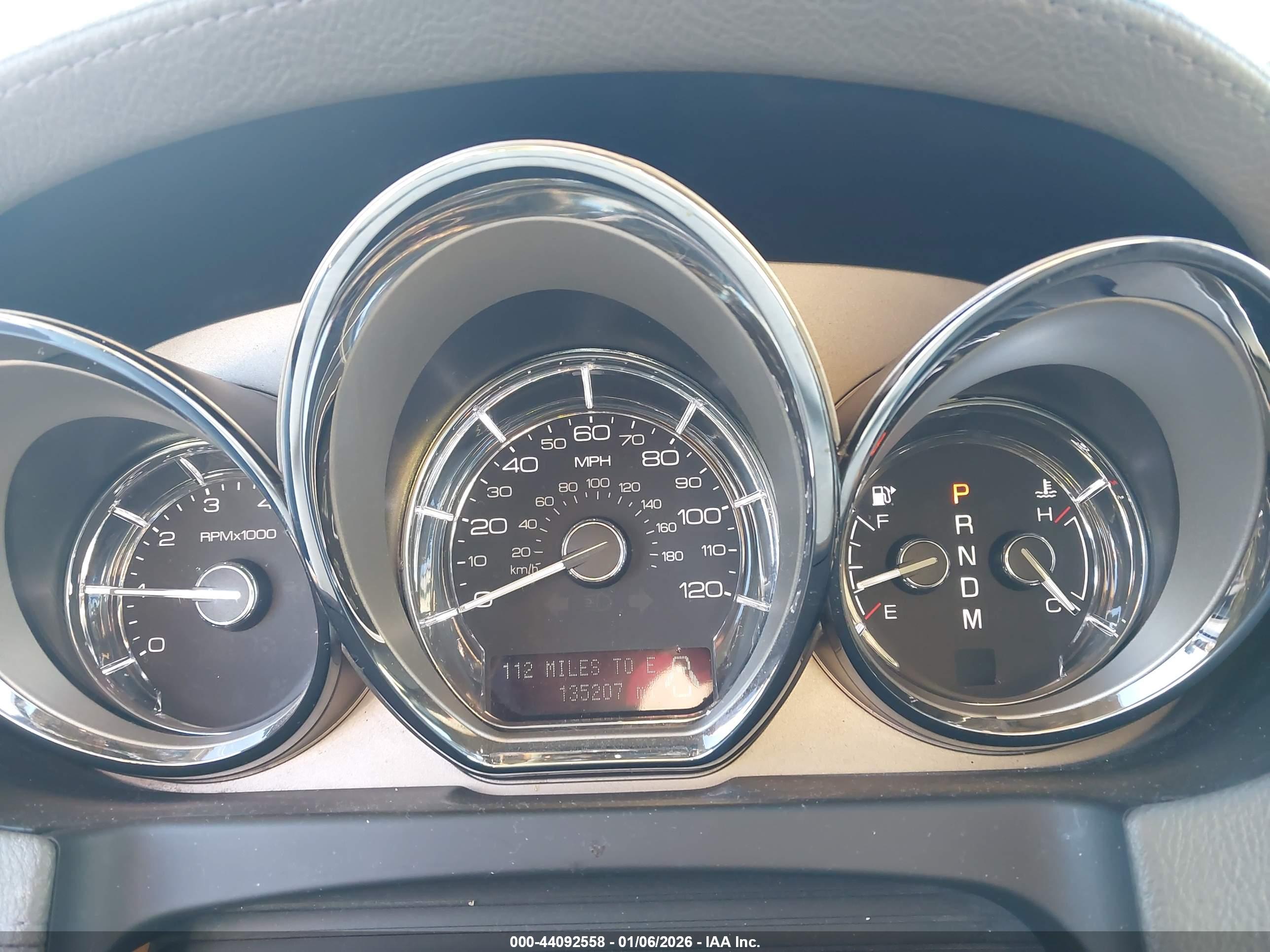 LINCOLN MKT image 7