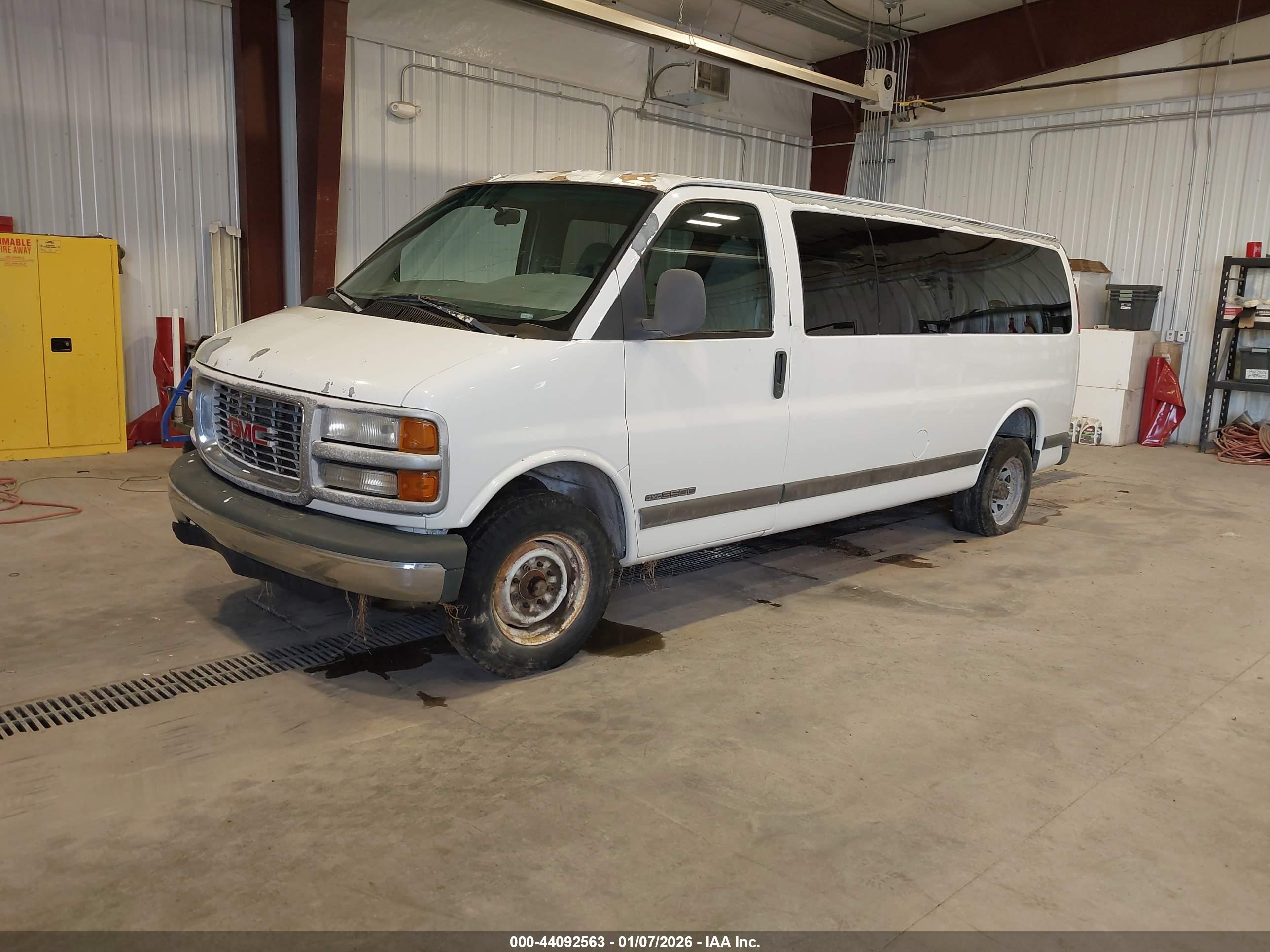 GMC SAVANA image 2