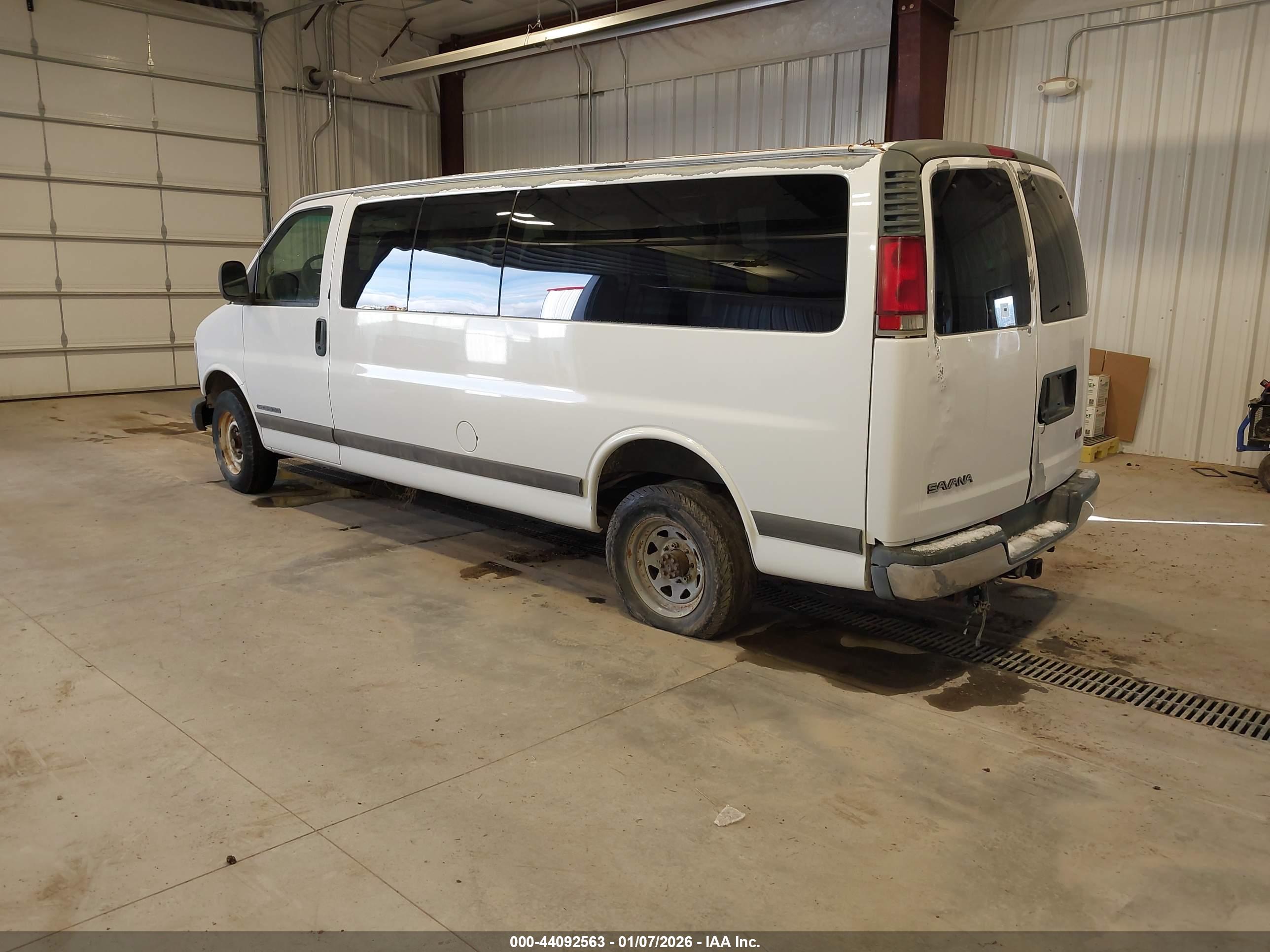 GMC SAVANA image 3
