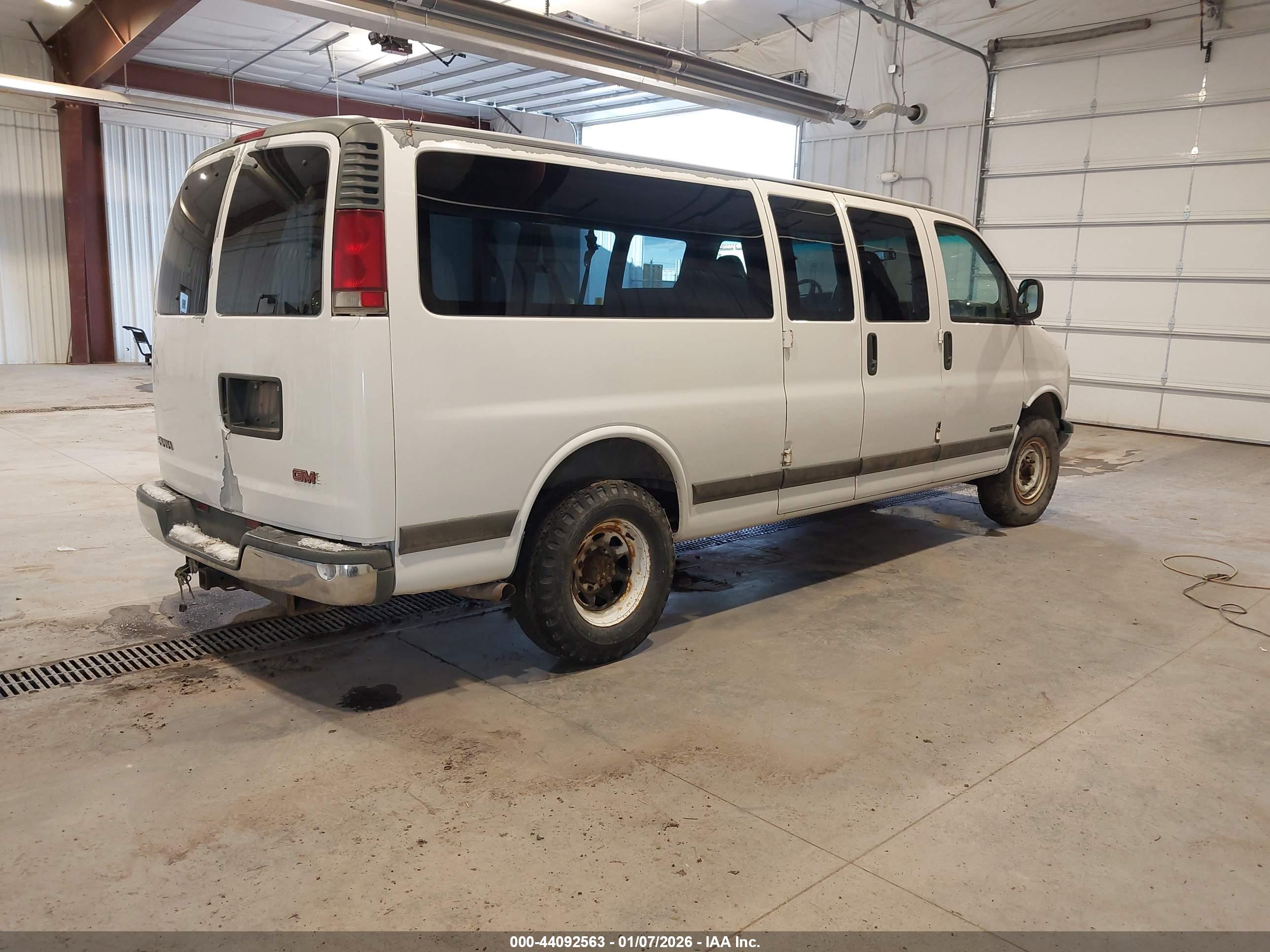 GMC SAVANA image 4