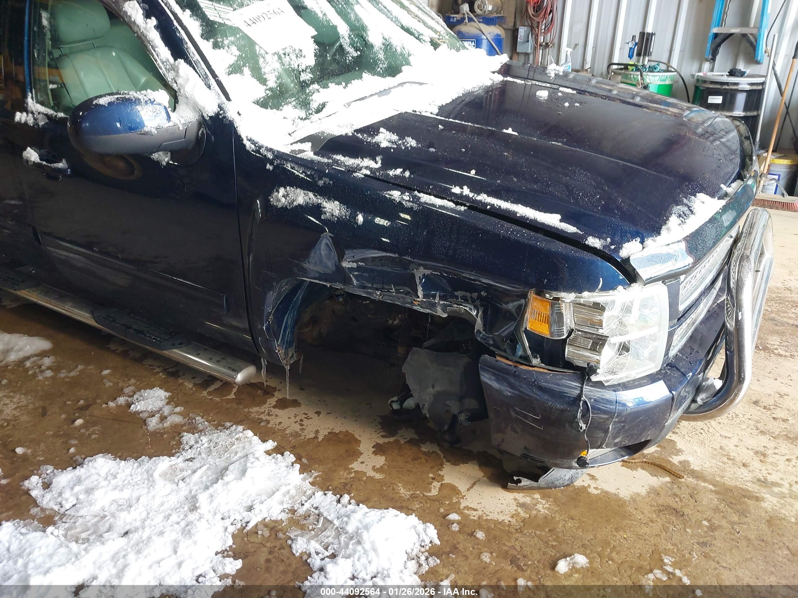 CHEVROLET SILVERADO image 6