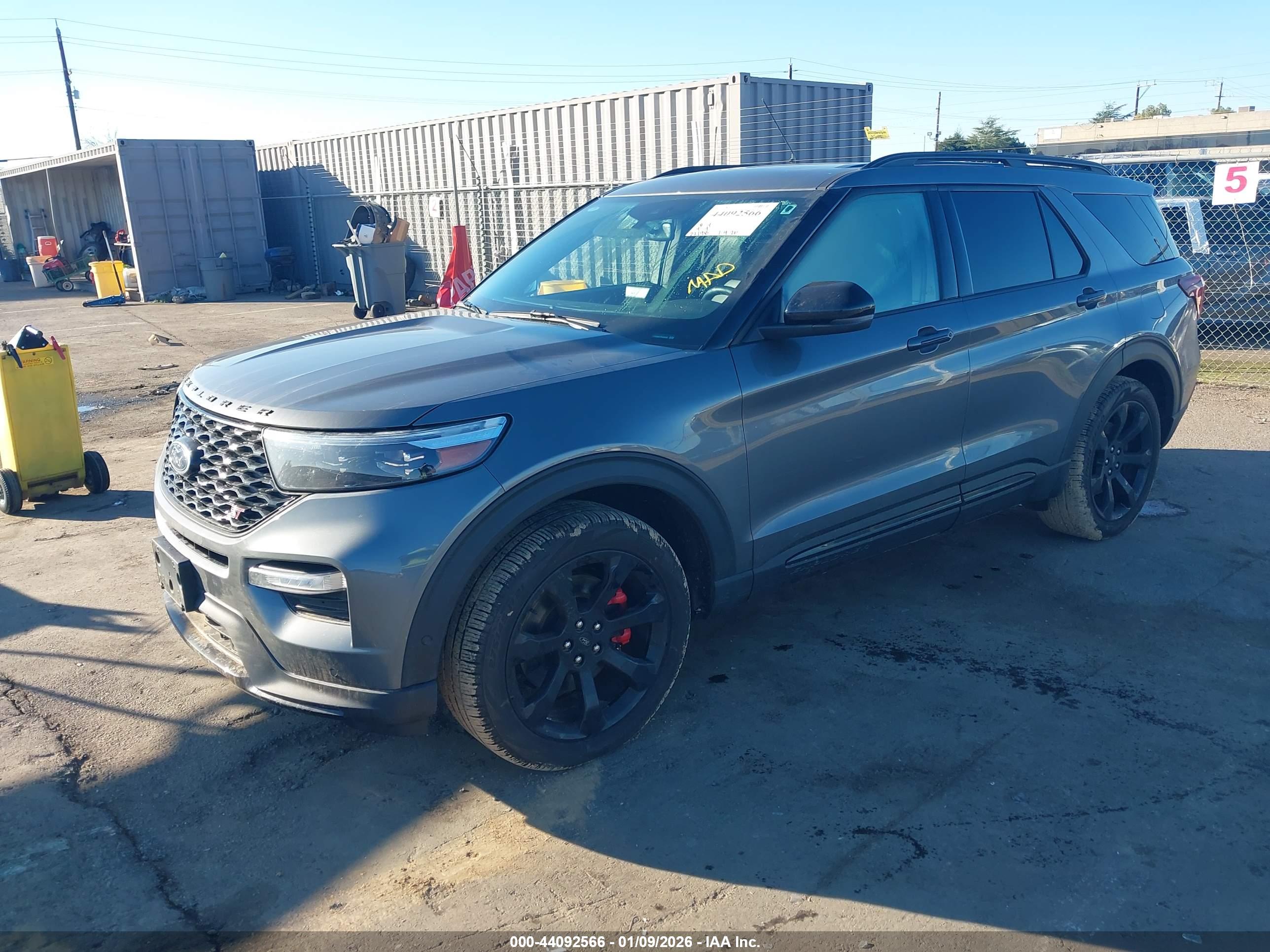 FORD EXPLORER image 2