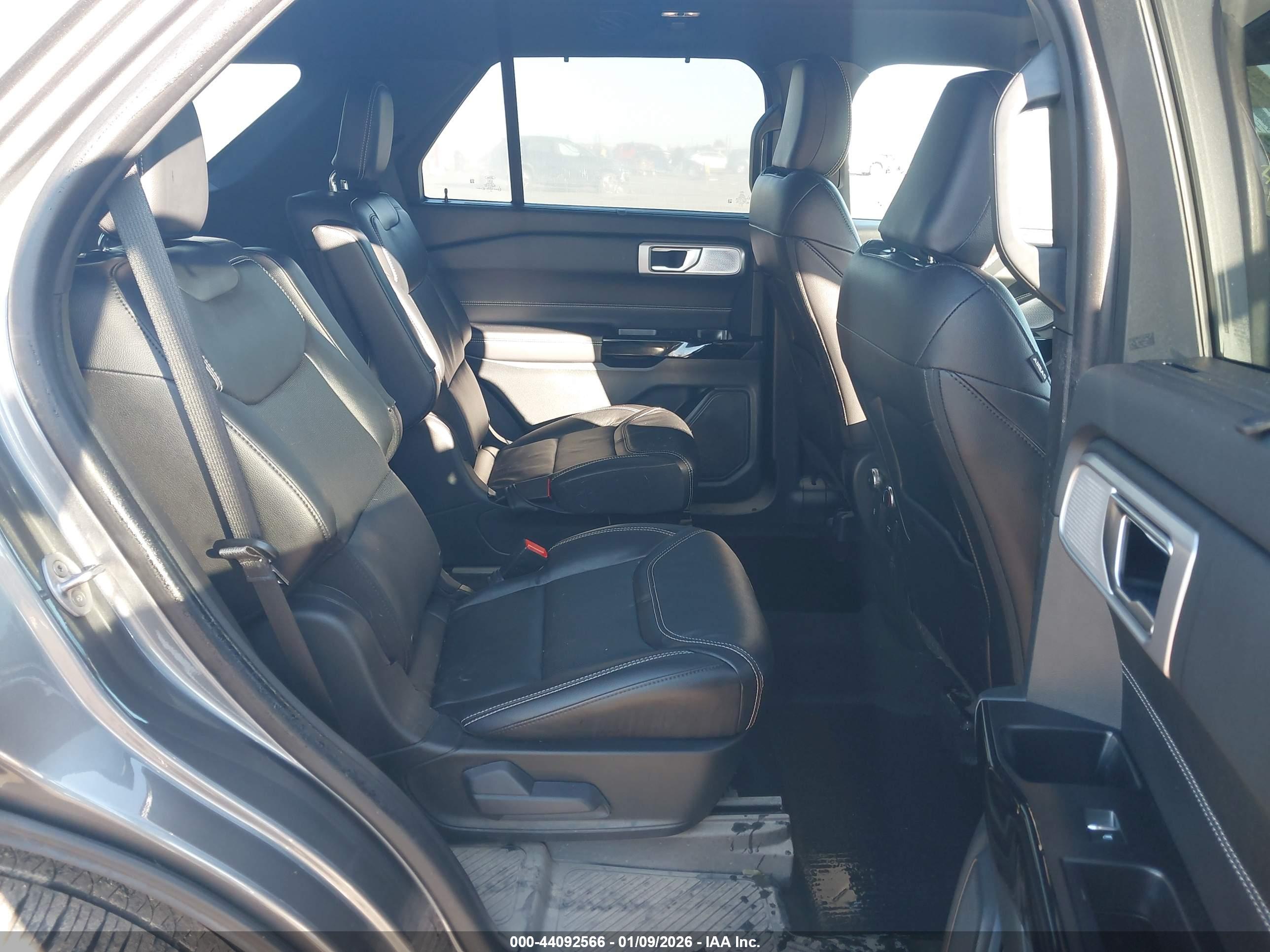 FORD EXPLORER image 8