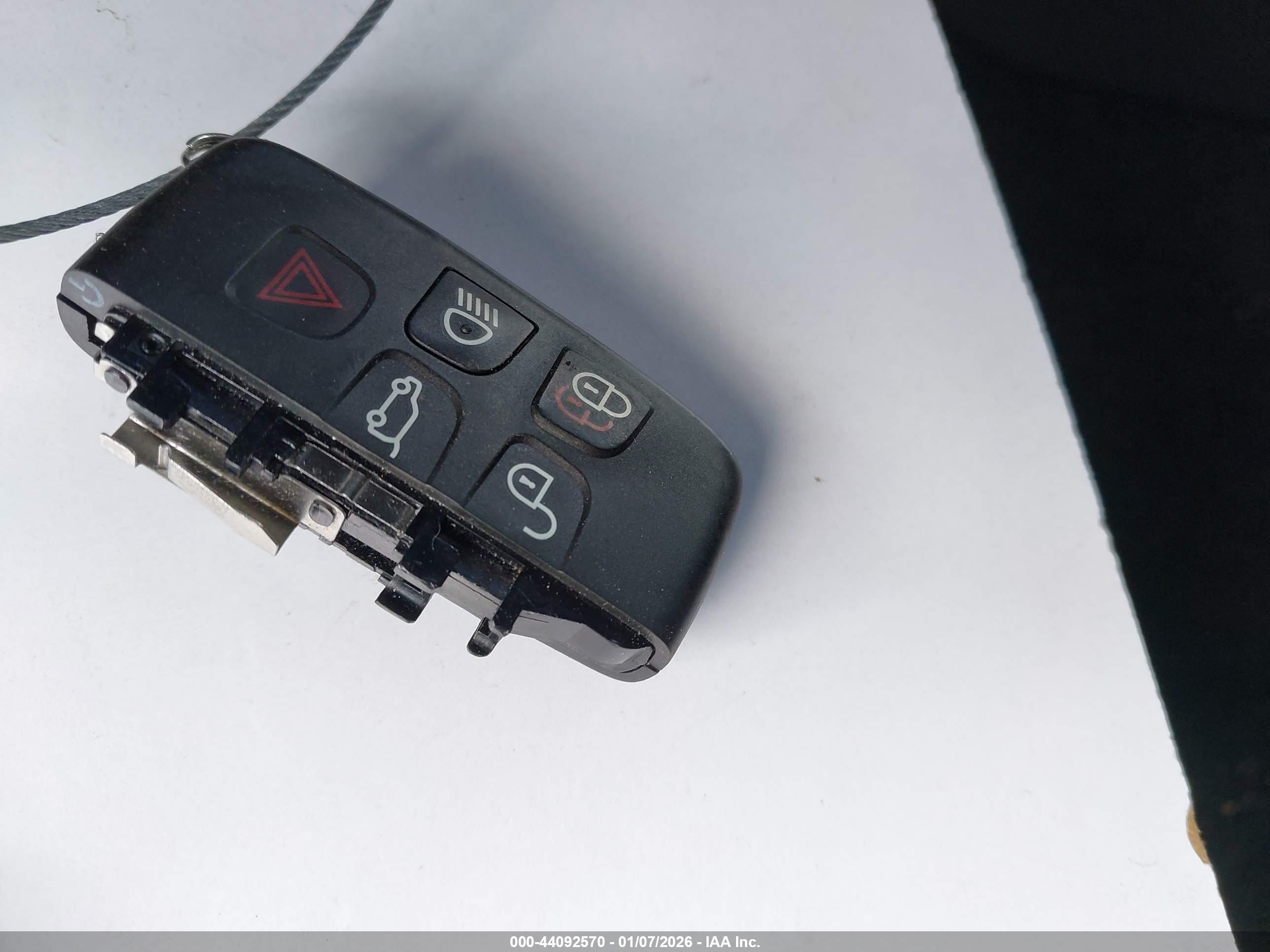 LAND ROVER image 11