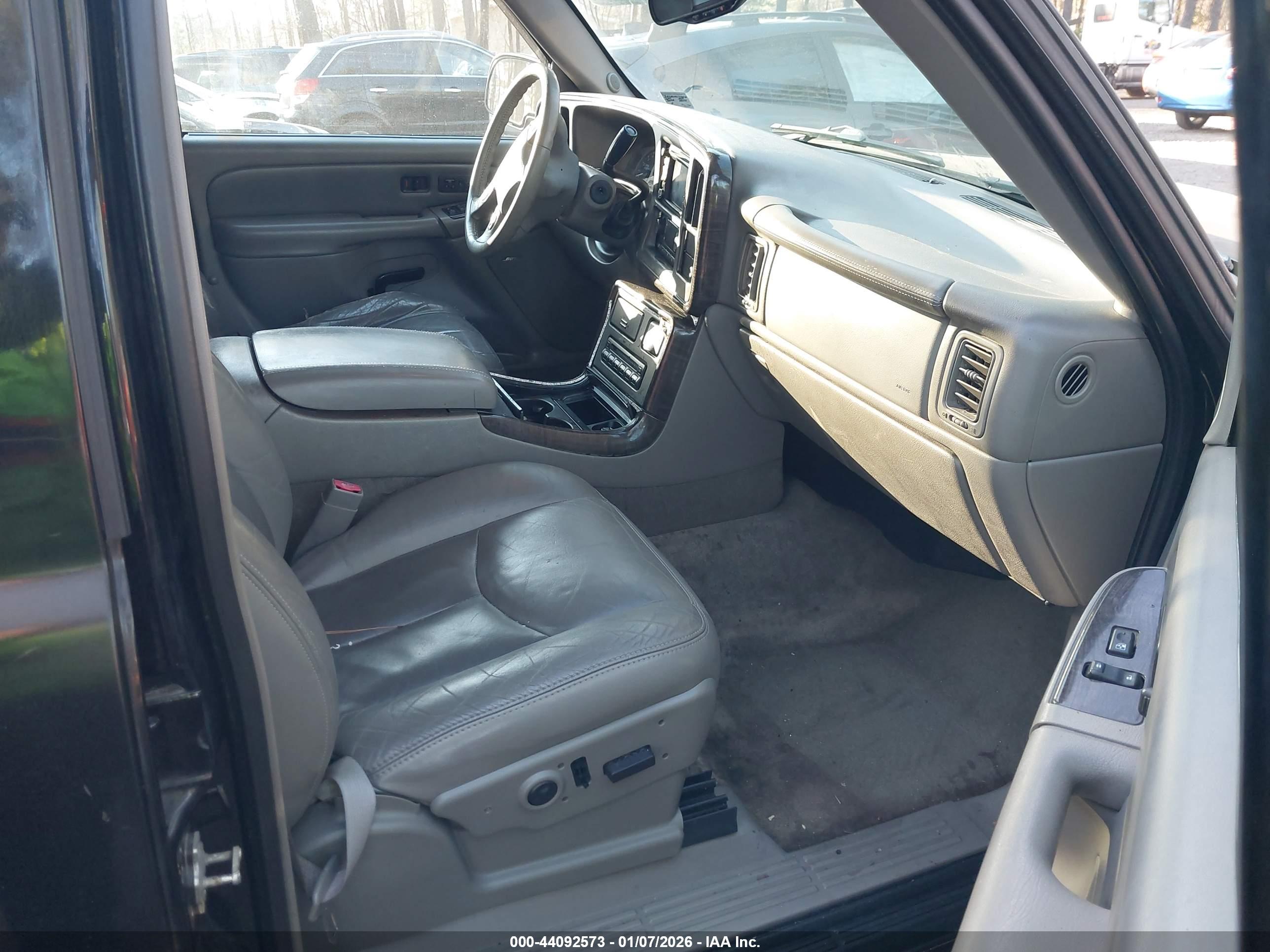 GMC YUKON image 5