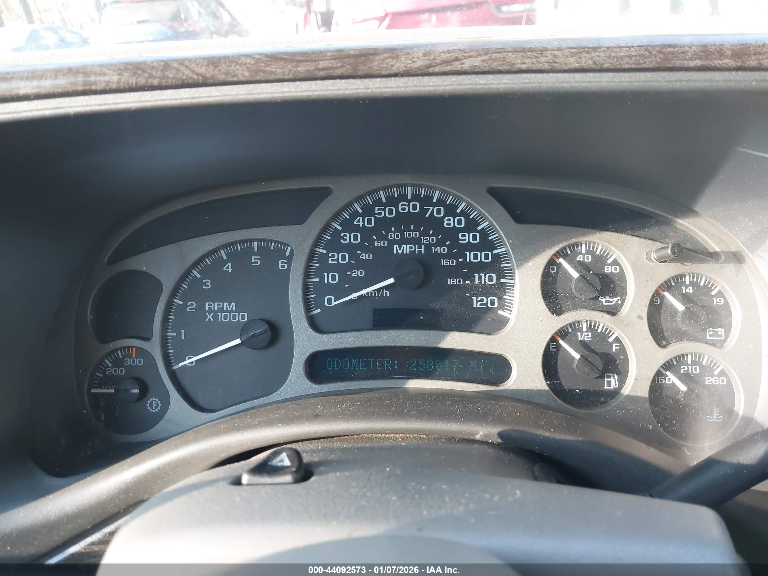 GMC YUKON image 7
