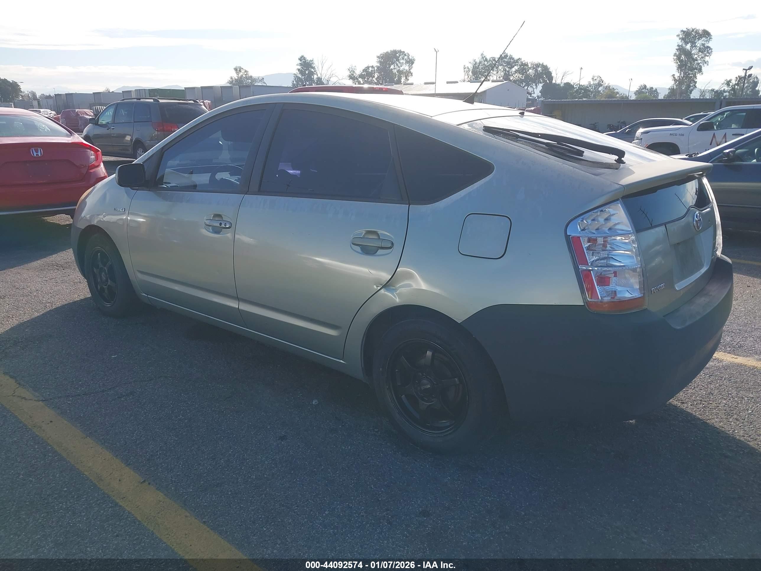 TOYOTA PRIUS image 3