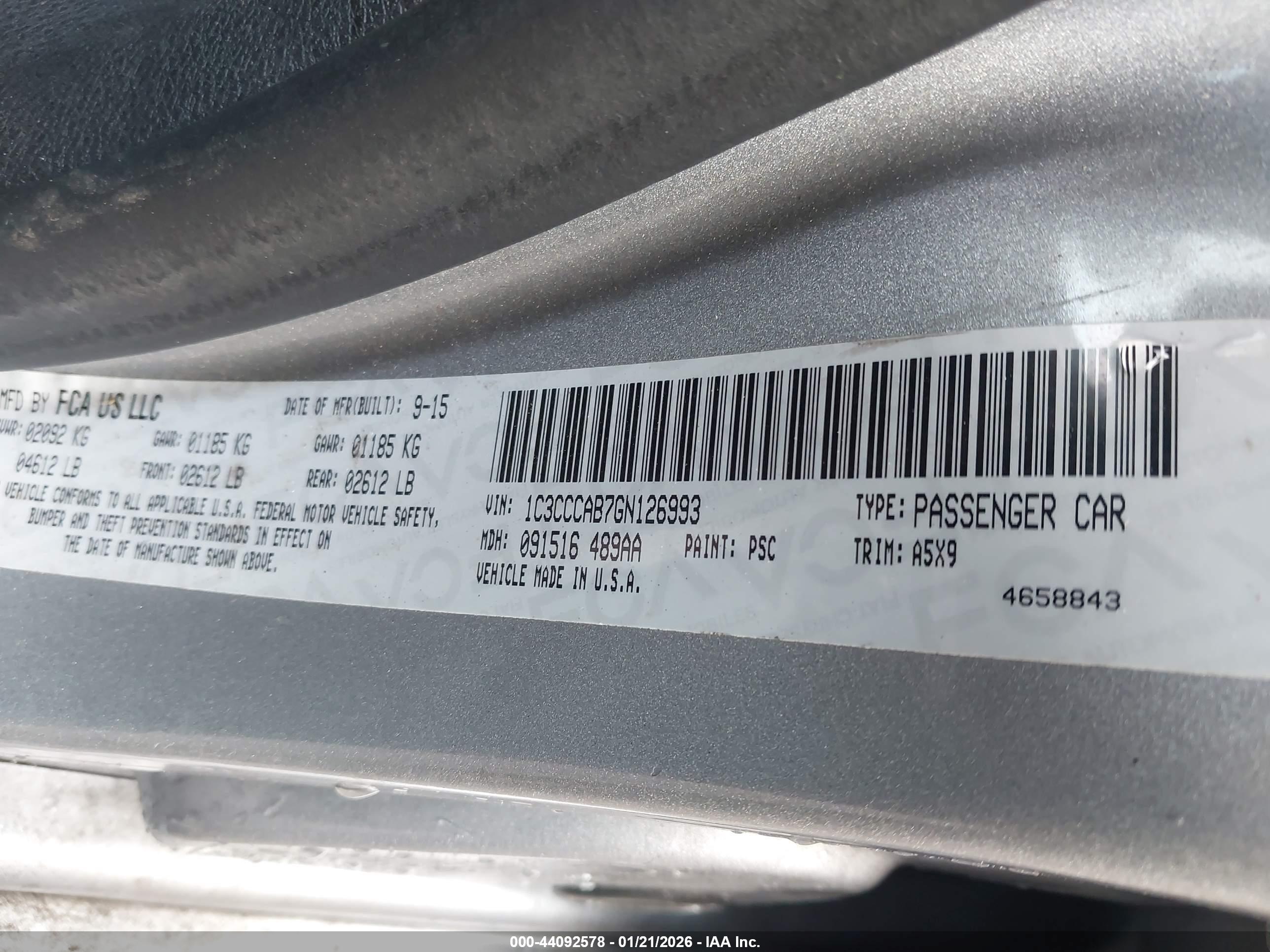 CHRYSLER 200 image 9