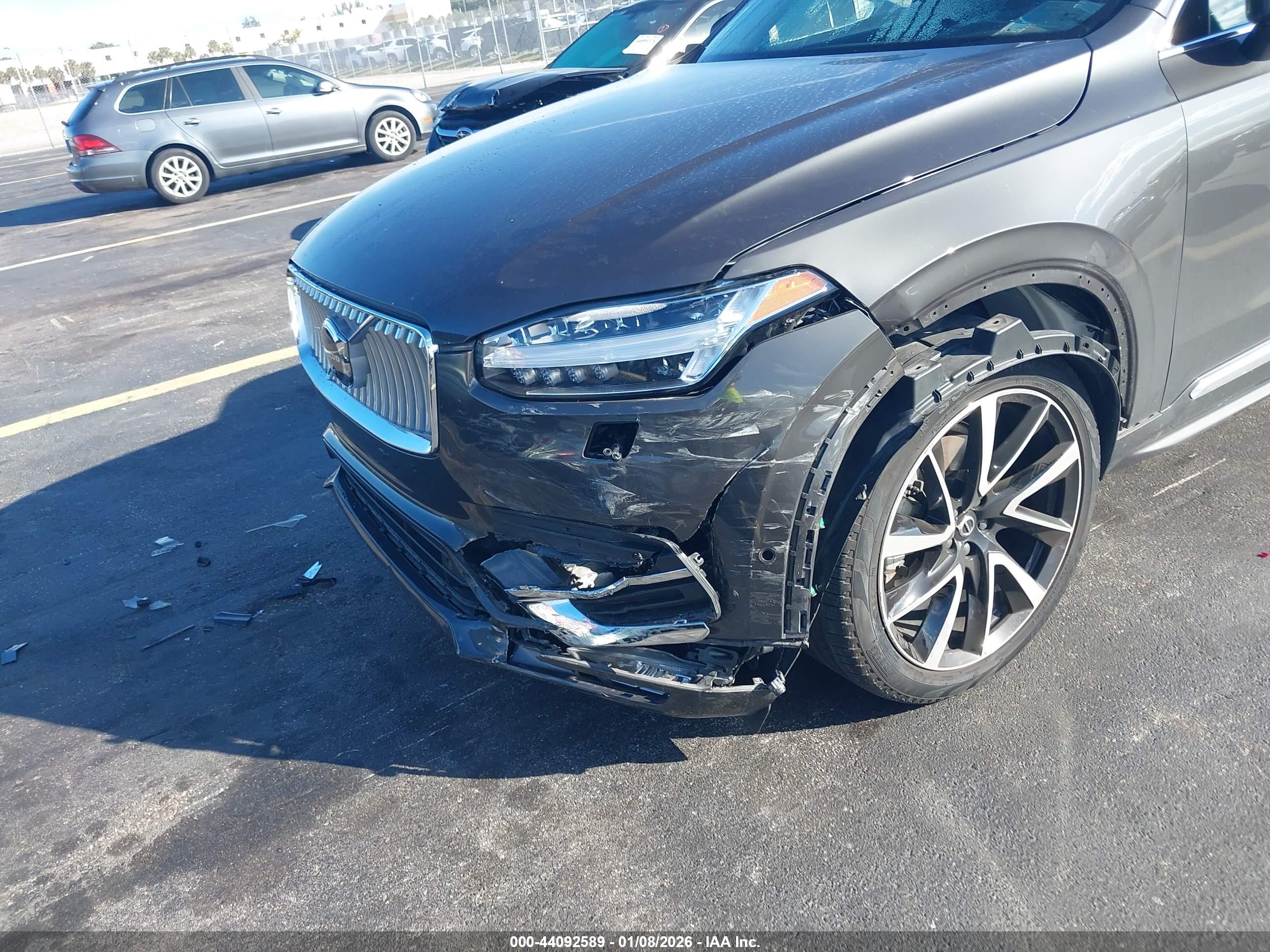 VOLVO XC90 image 6