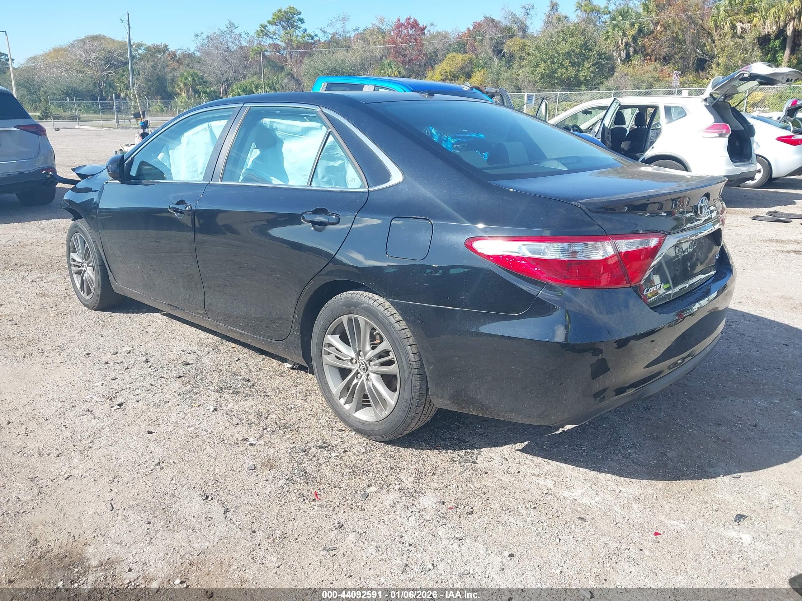TOYOTA CAMRY image 3