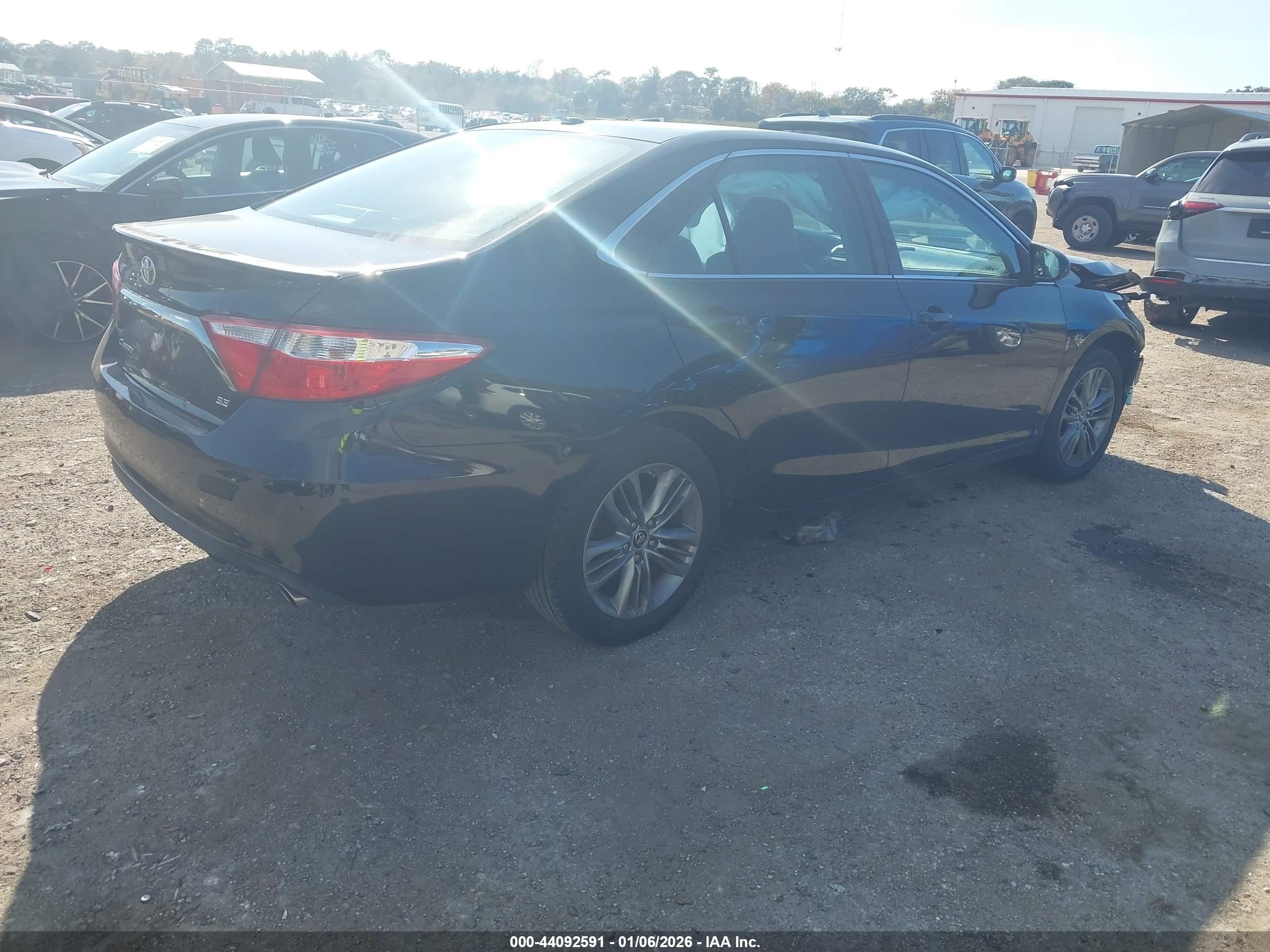 TOYOTA CAMRY image 4
