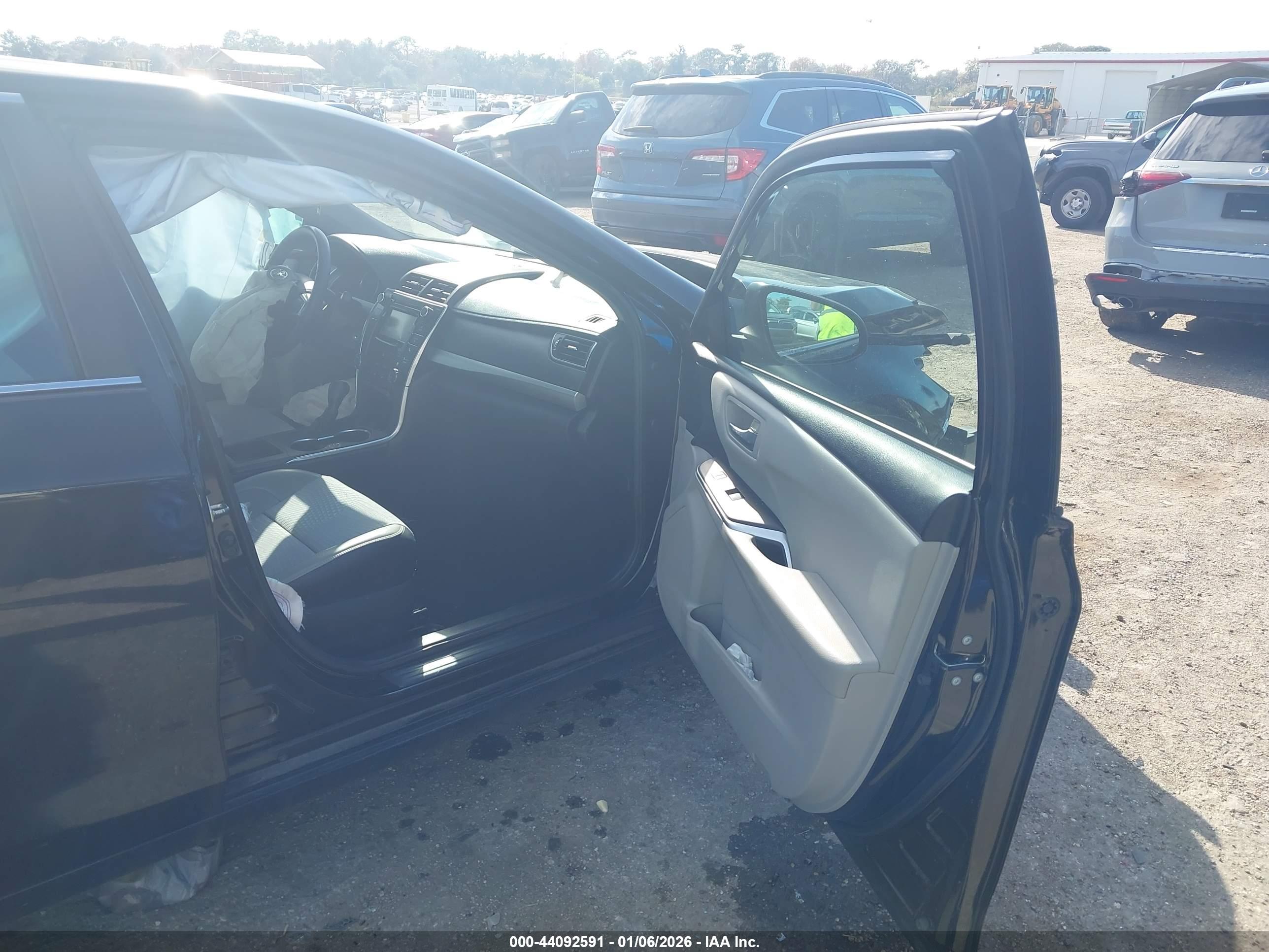 TOYOTA CAMRY image 5