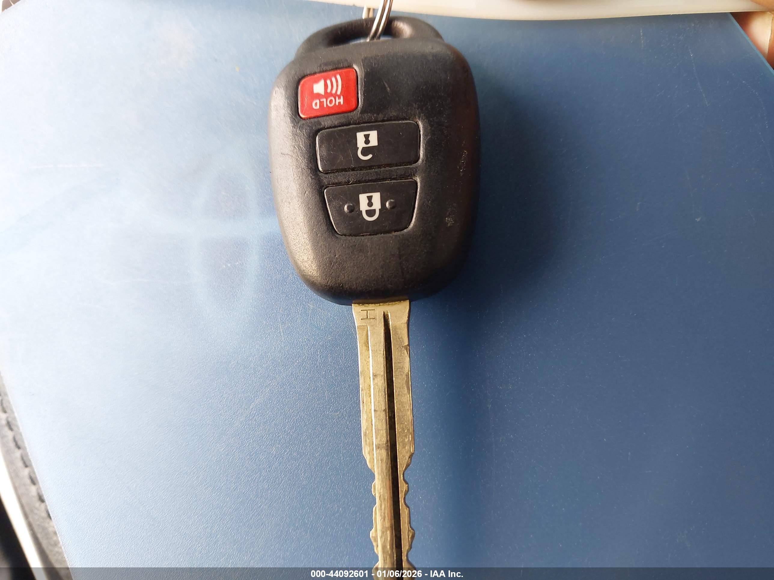 TOYOTA RAV4 image 11