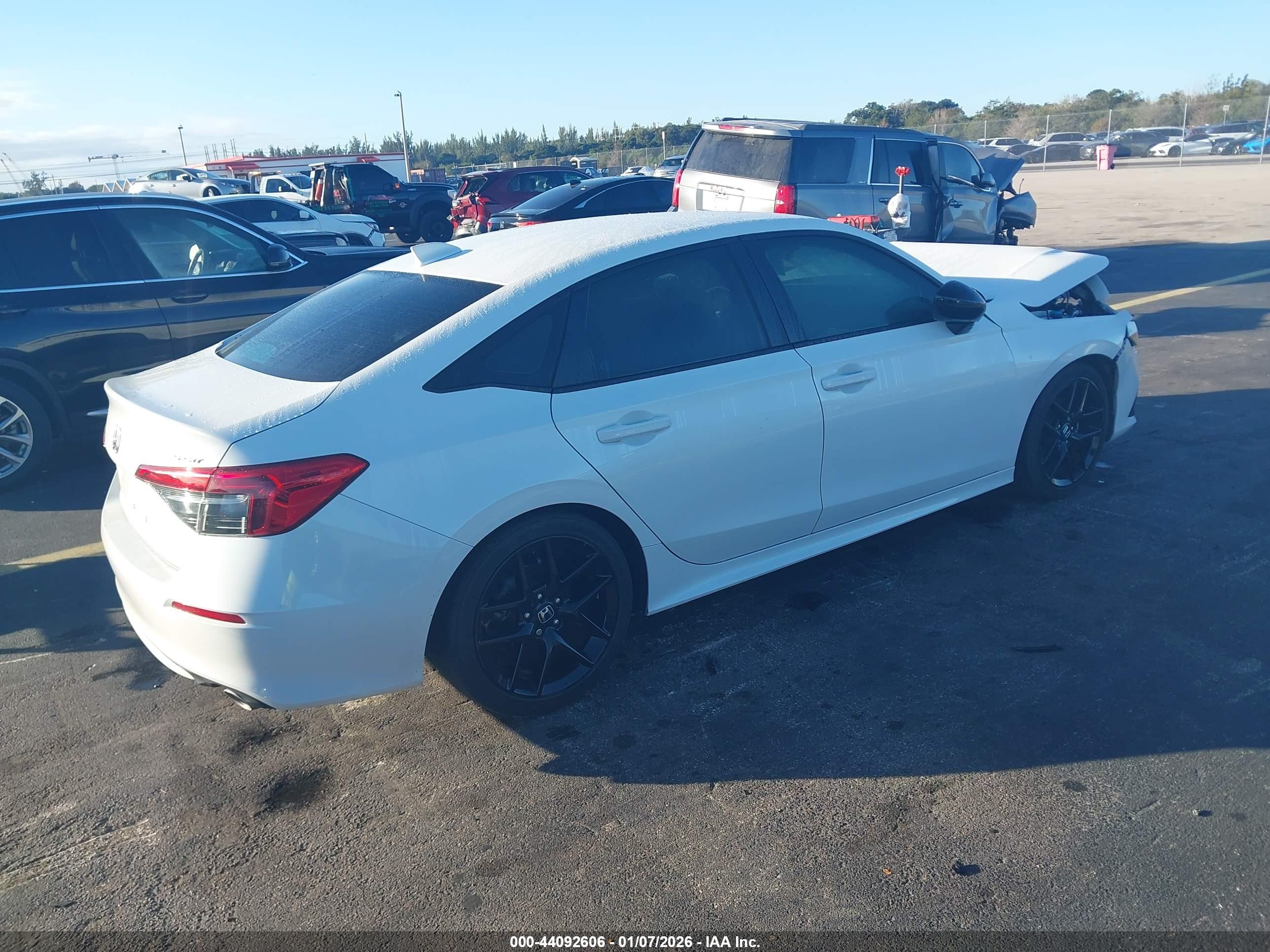 HONDA CIVIC image 4