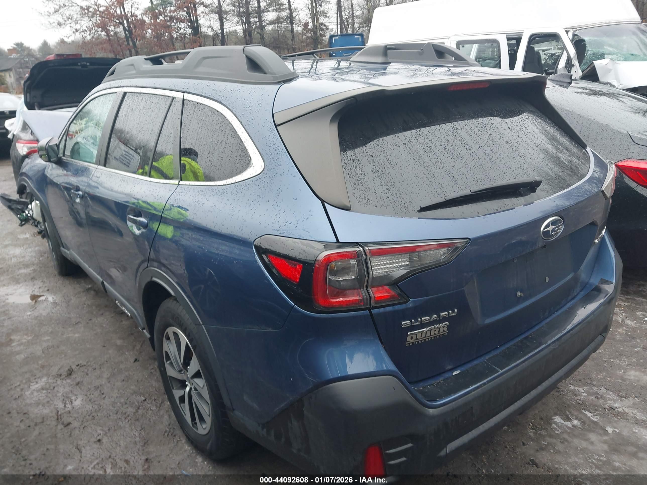 SUBARU OUTBACK image 3