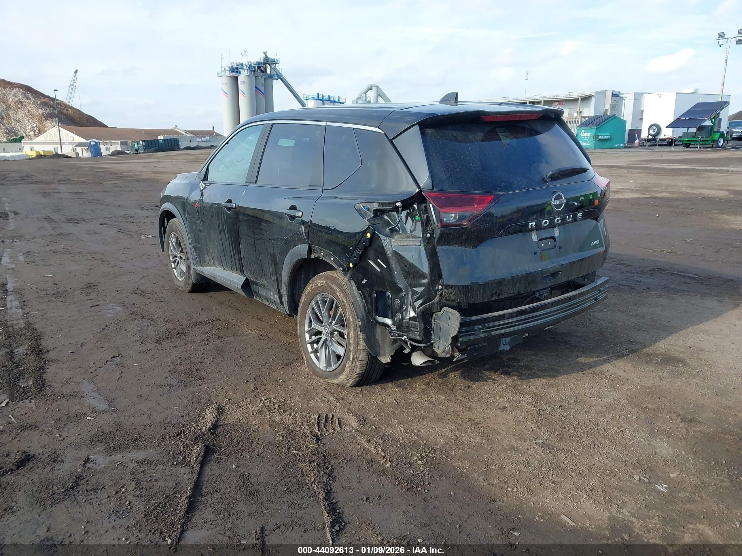 NISSAN ROGUE image 3