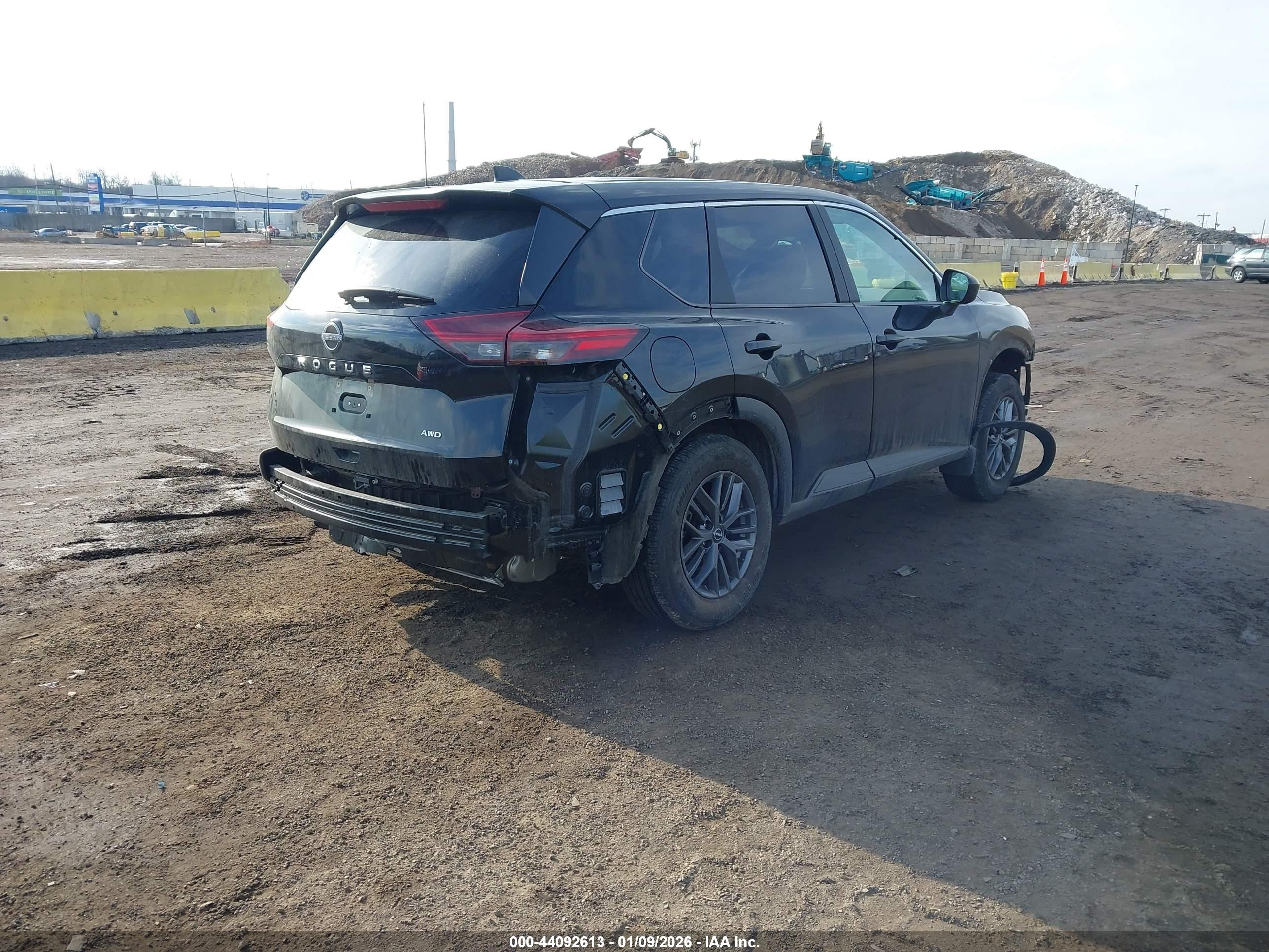 NISSAN ROGUE image 4
