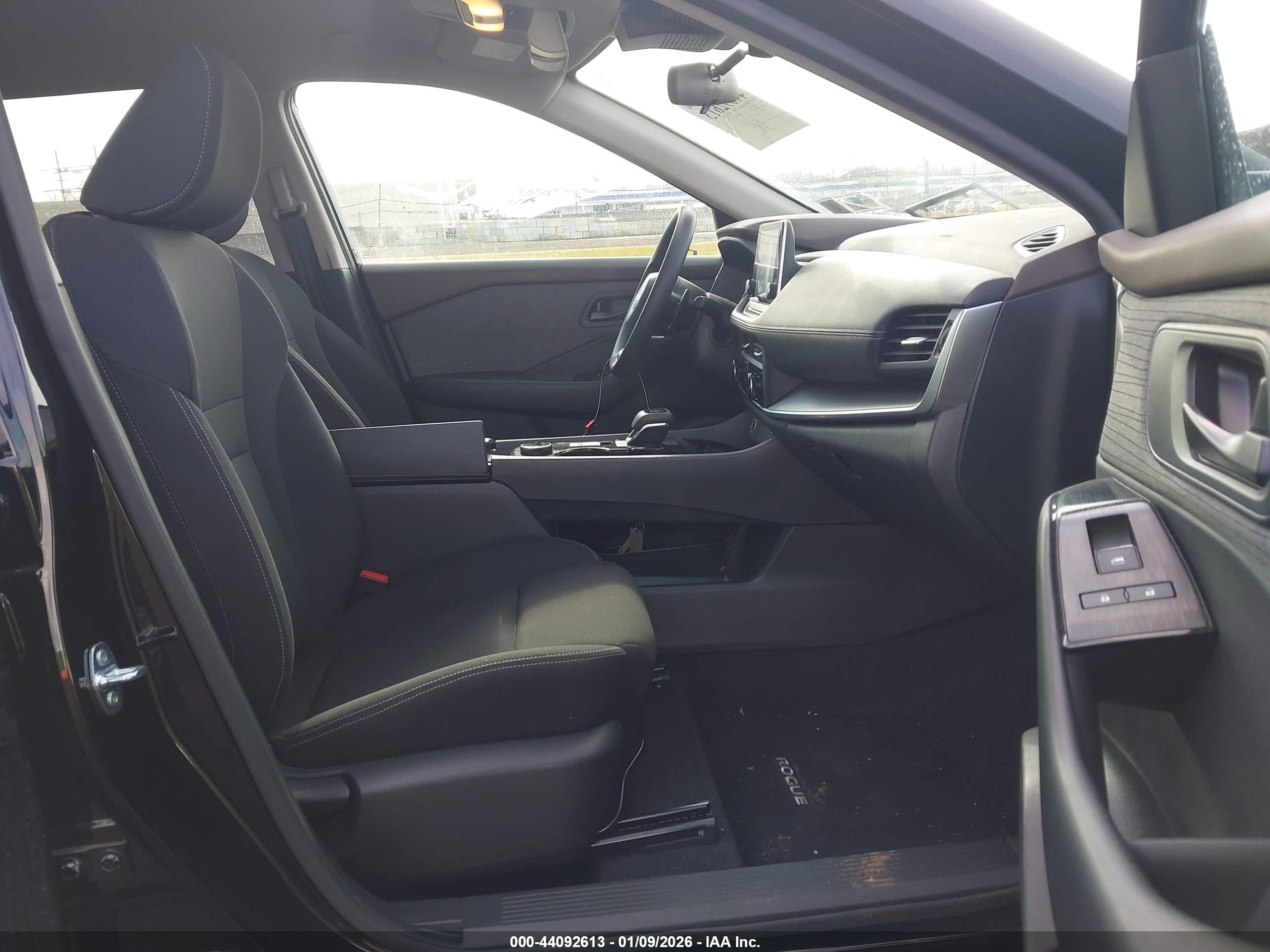 NISSAN ROGUE image 5
