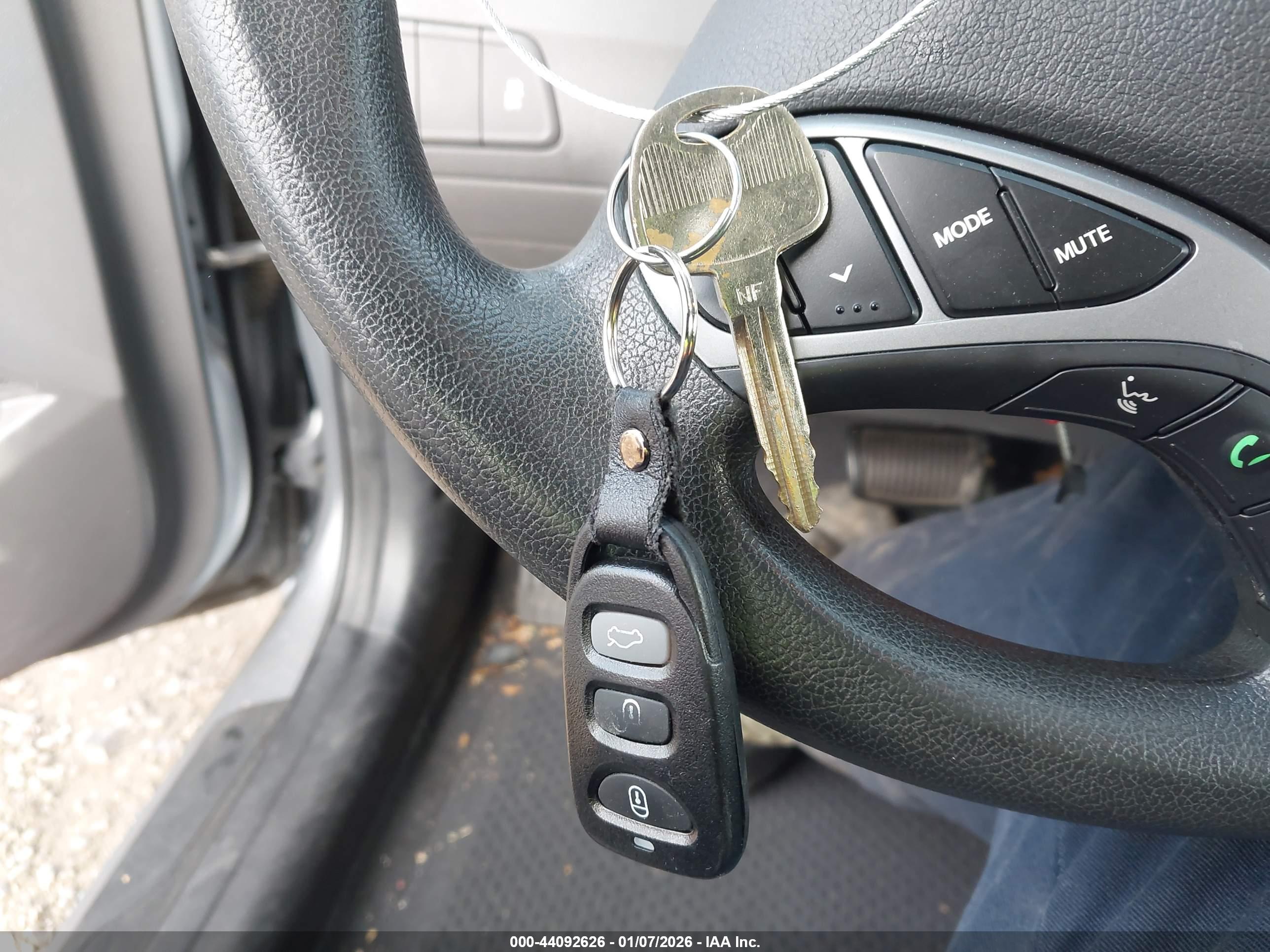 HYUNDAI ELANTRA image 11