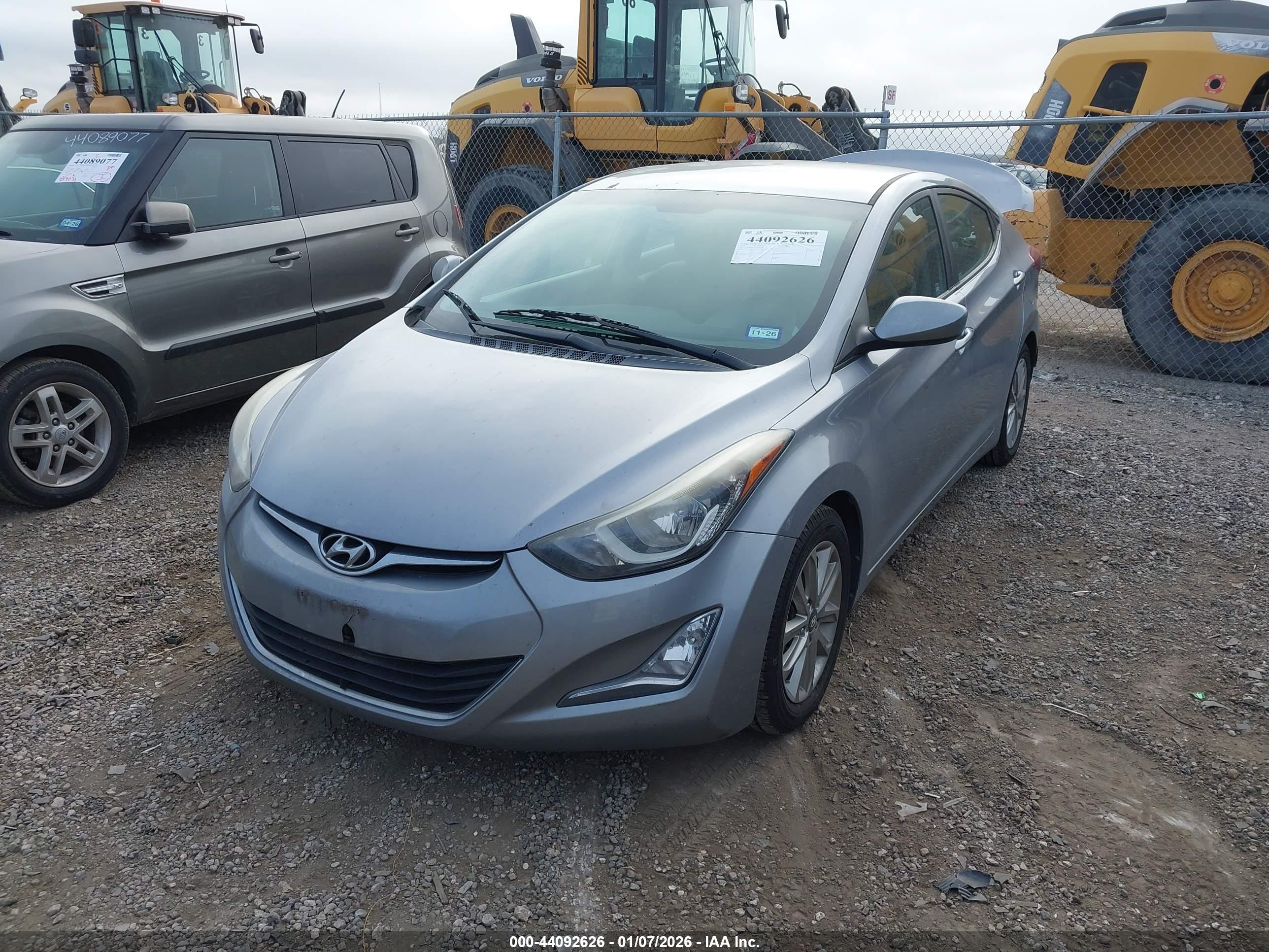 HYUNDAI ELANTRA image 2