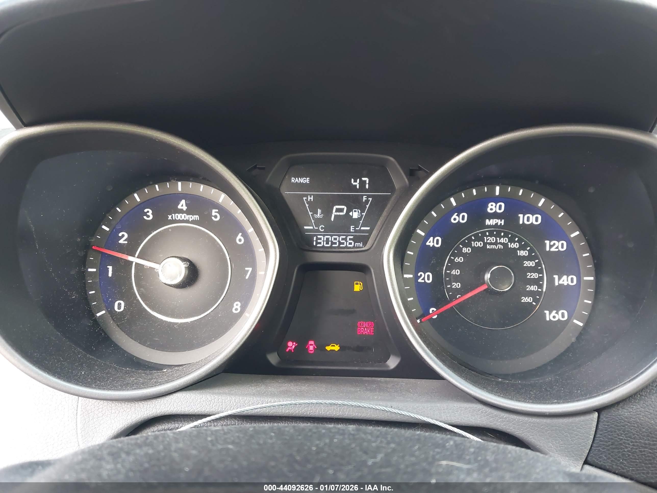 HYUNDAI ELANTRA image 7