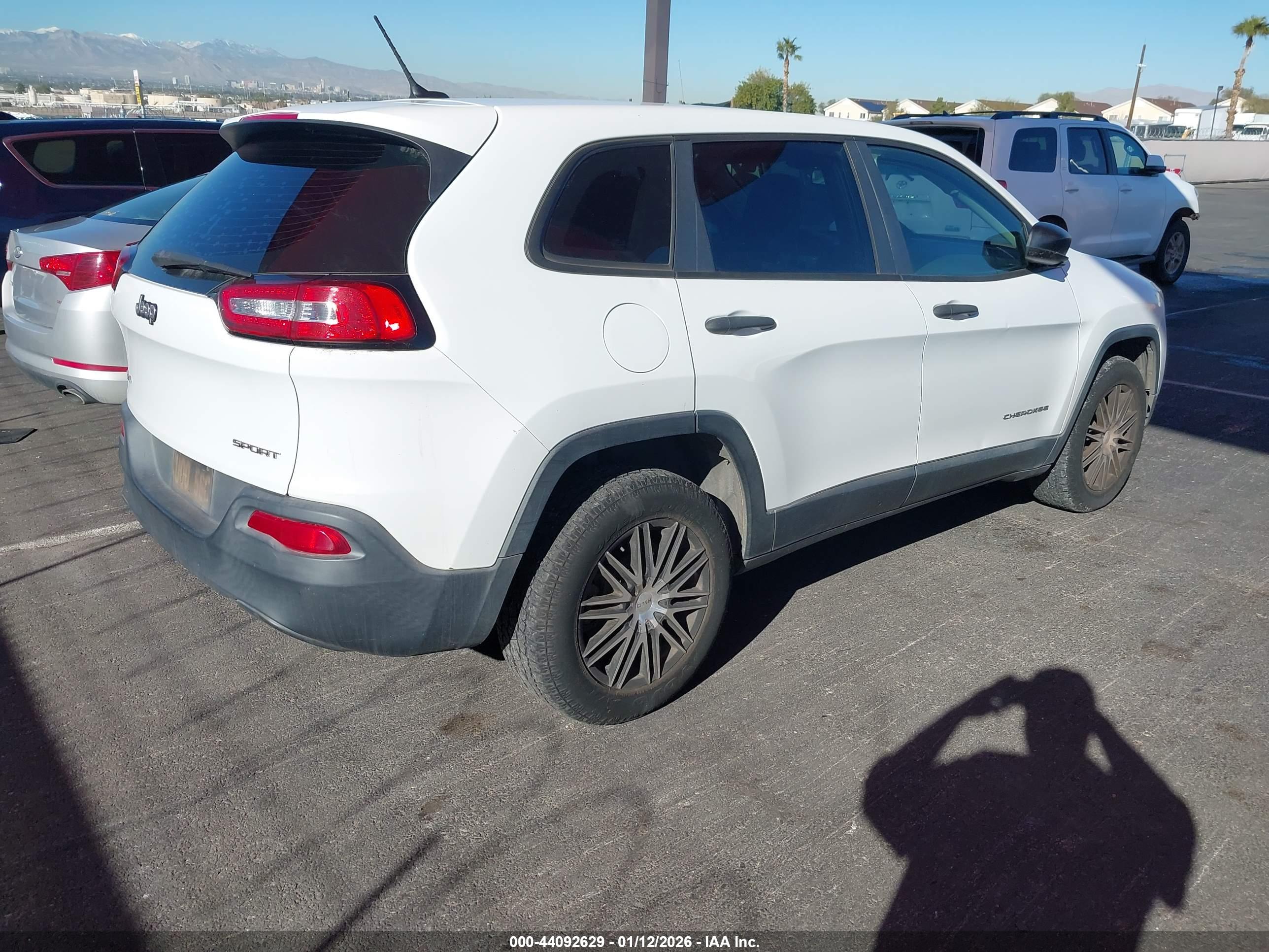 JEEP CHEROKEE image 4