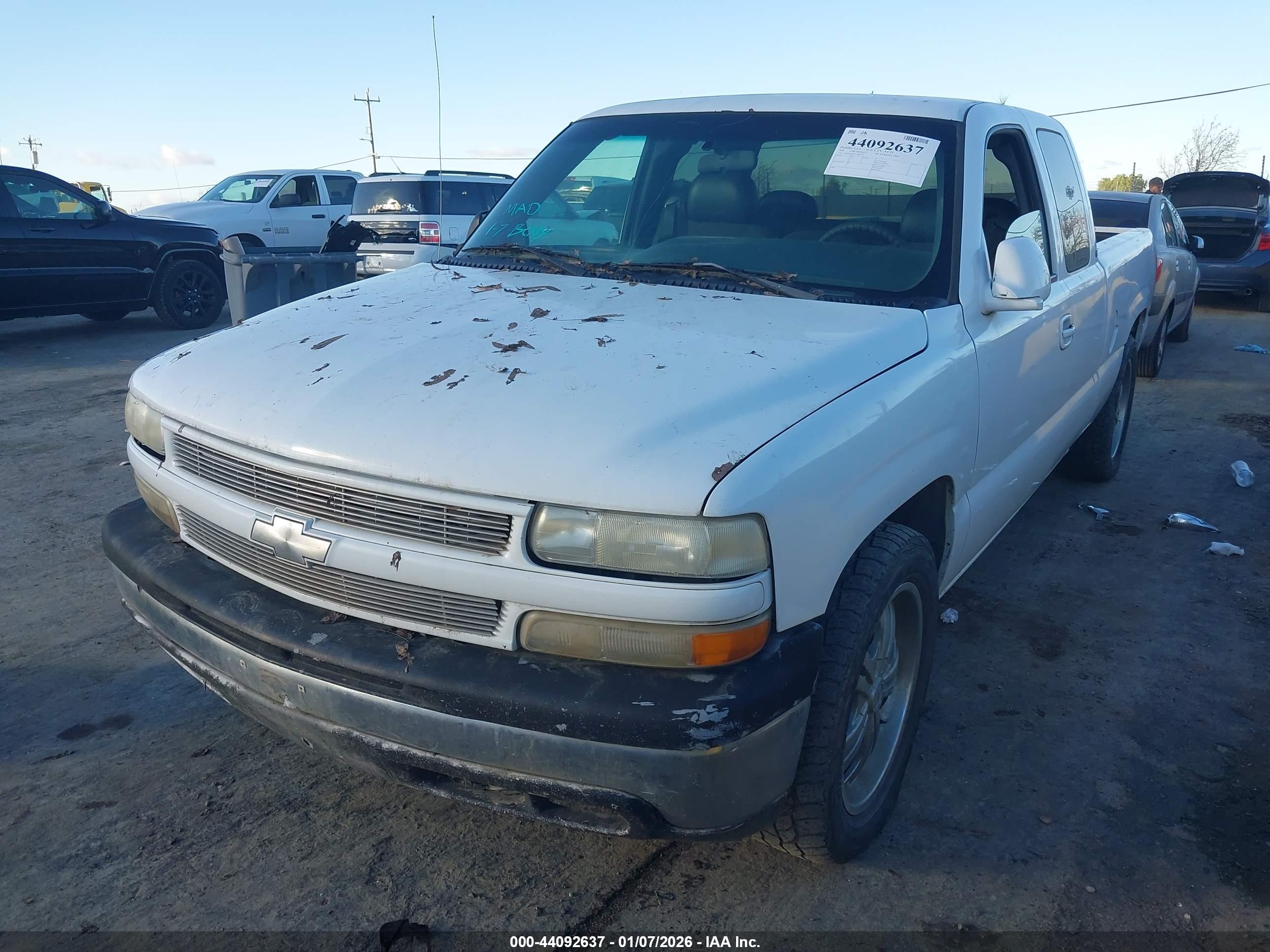 CHEVROLET SILVERADO image 2