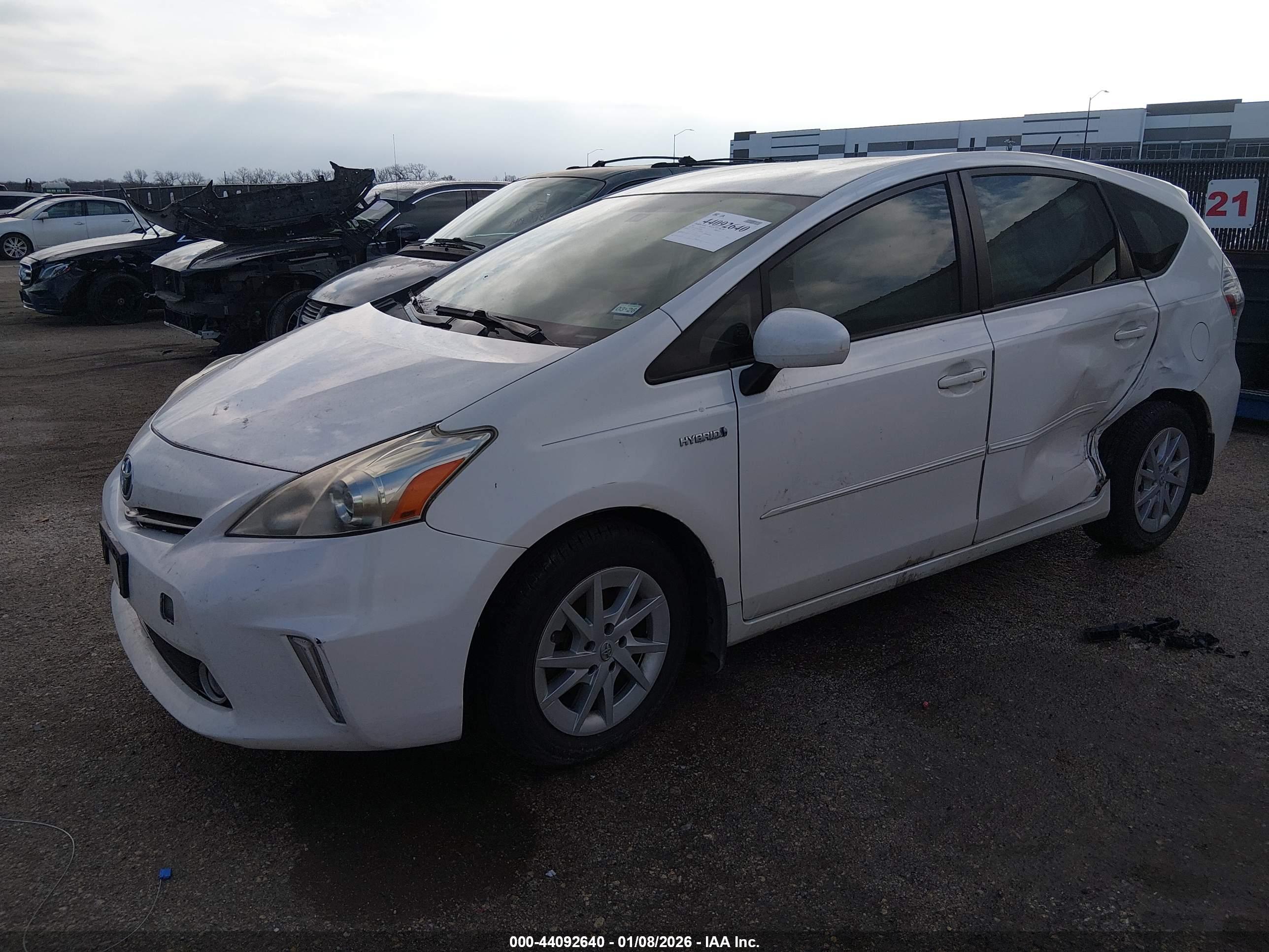 TOYOTA PRIUS image 2