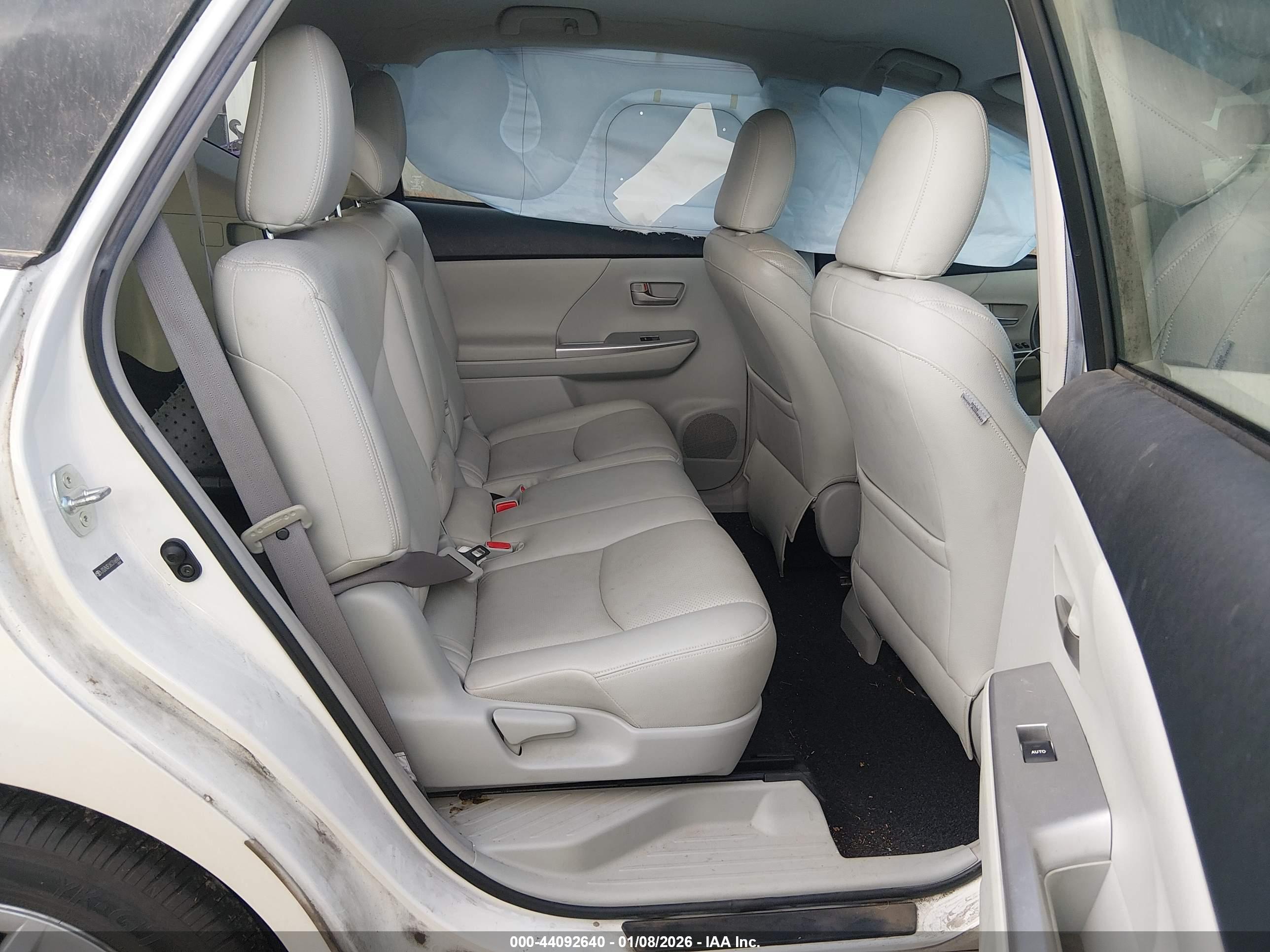 TOYOTA PRIUS image 8