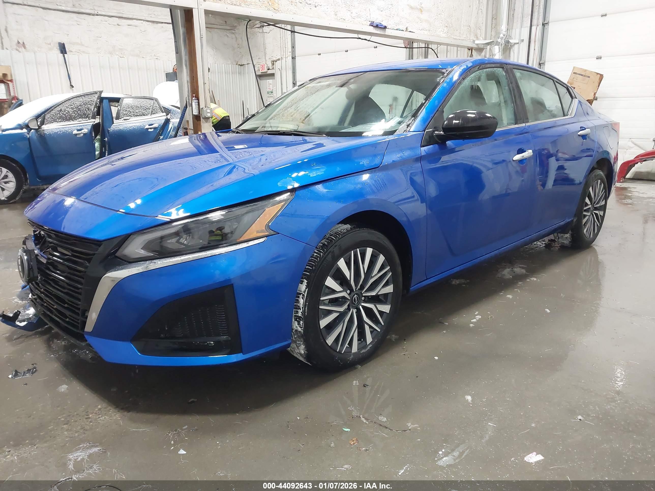 NISSAN ALTIMA image 2